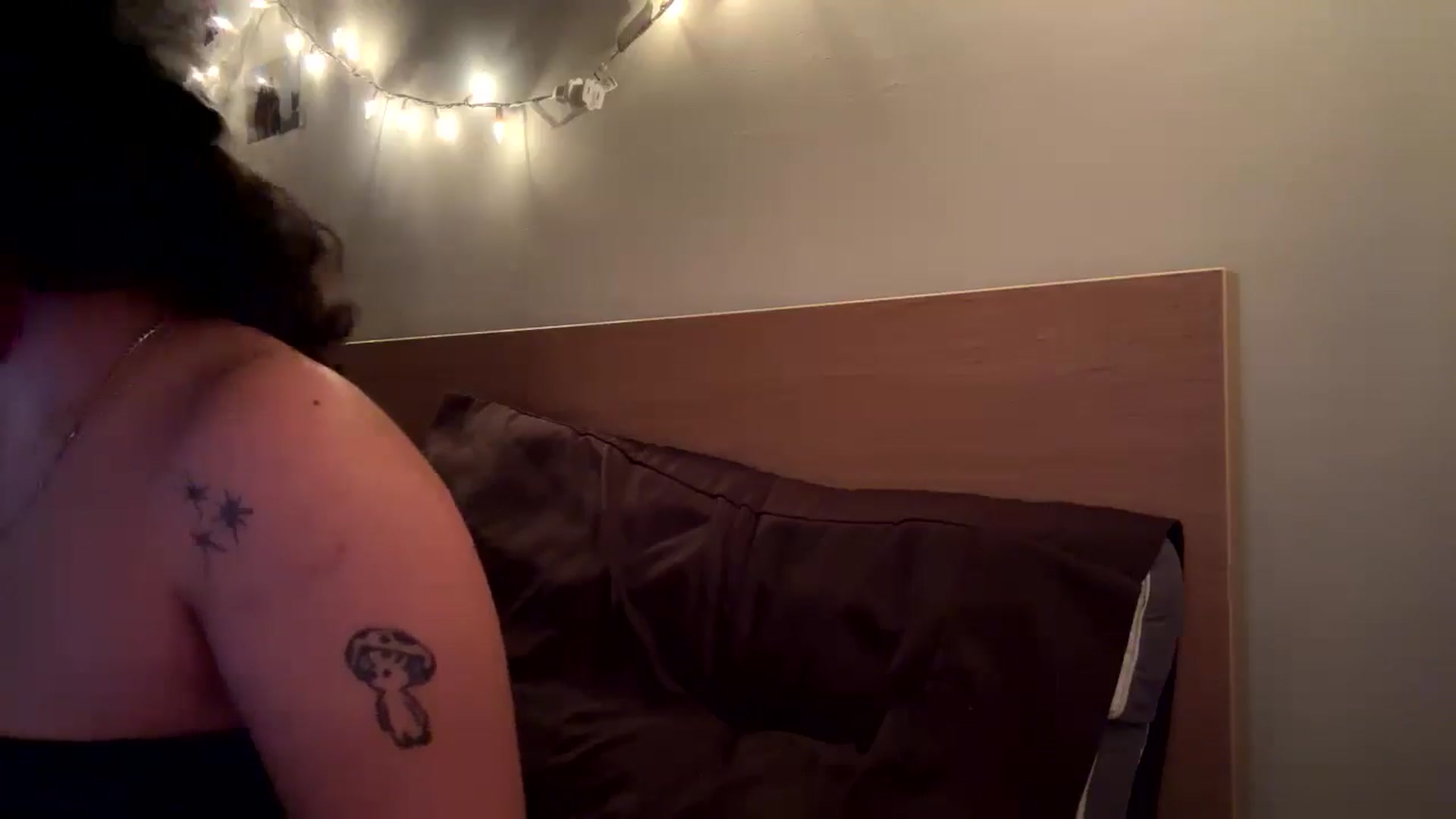 Gallery image thumbnail from MissRaquellk's myfreecams stream on, 04/18/2025, 08:02 image 15 of 20
