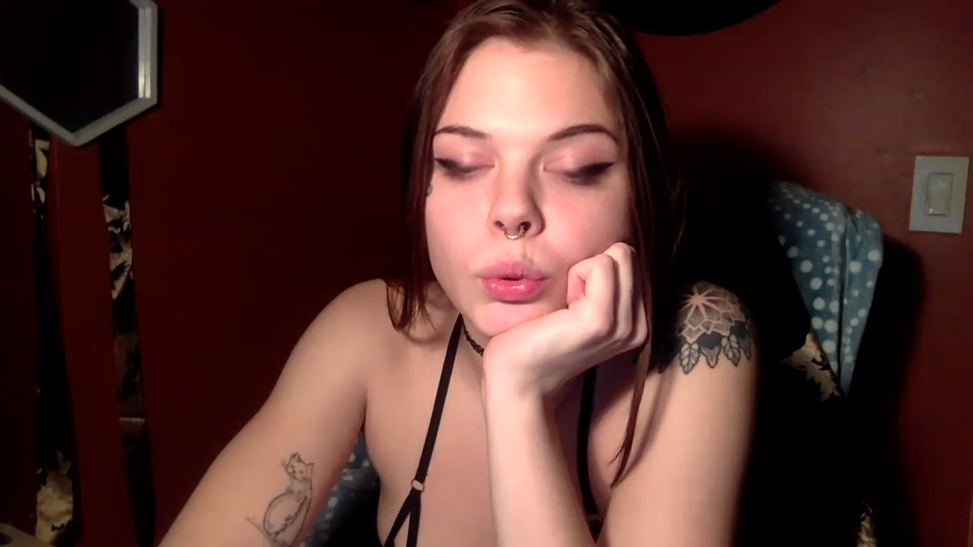 Gallery image thumbnail from MissRavenX's myfreecams stream on, 12/30/2022, 08:52 image 16 of 20