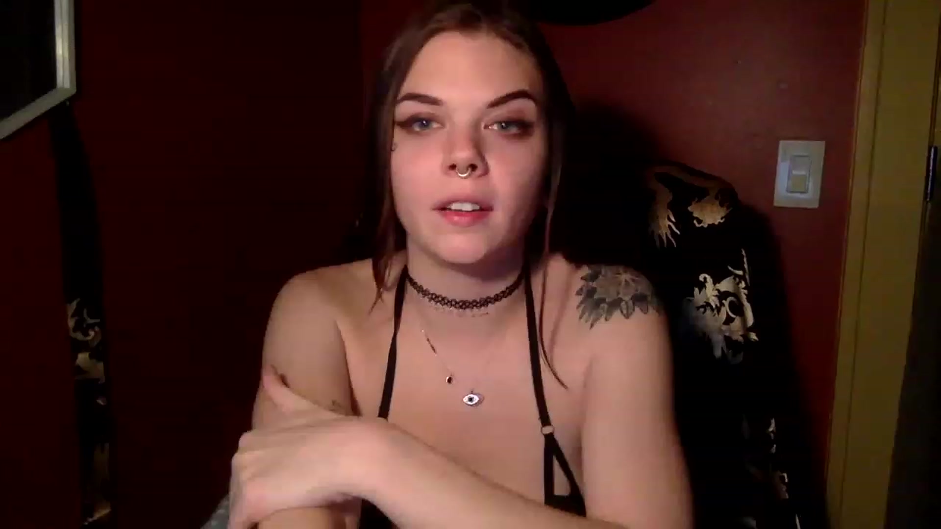 Gallery image thumbnail from MissRavenX's myfreecams stream on, 12/31/2022, 10:05 image 1 of 20