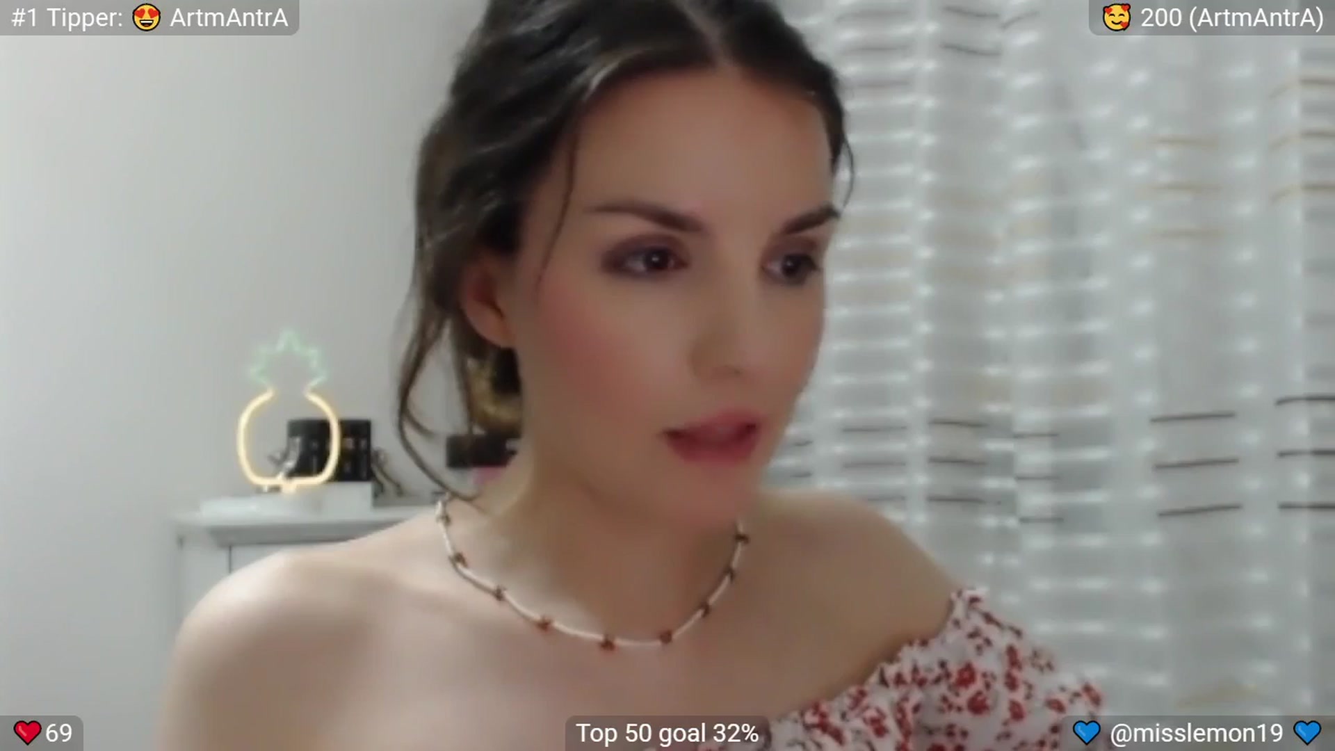 Gallery image thumbnail from MissReno's myfreecams stream on, 07/06/2025, 22:37 image 18 of 20
