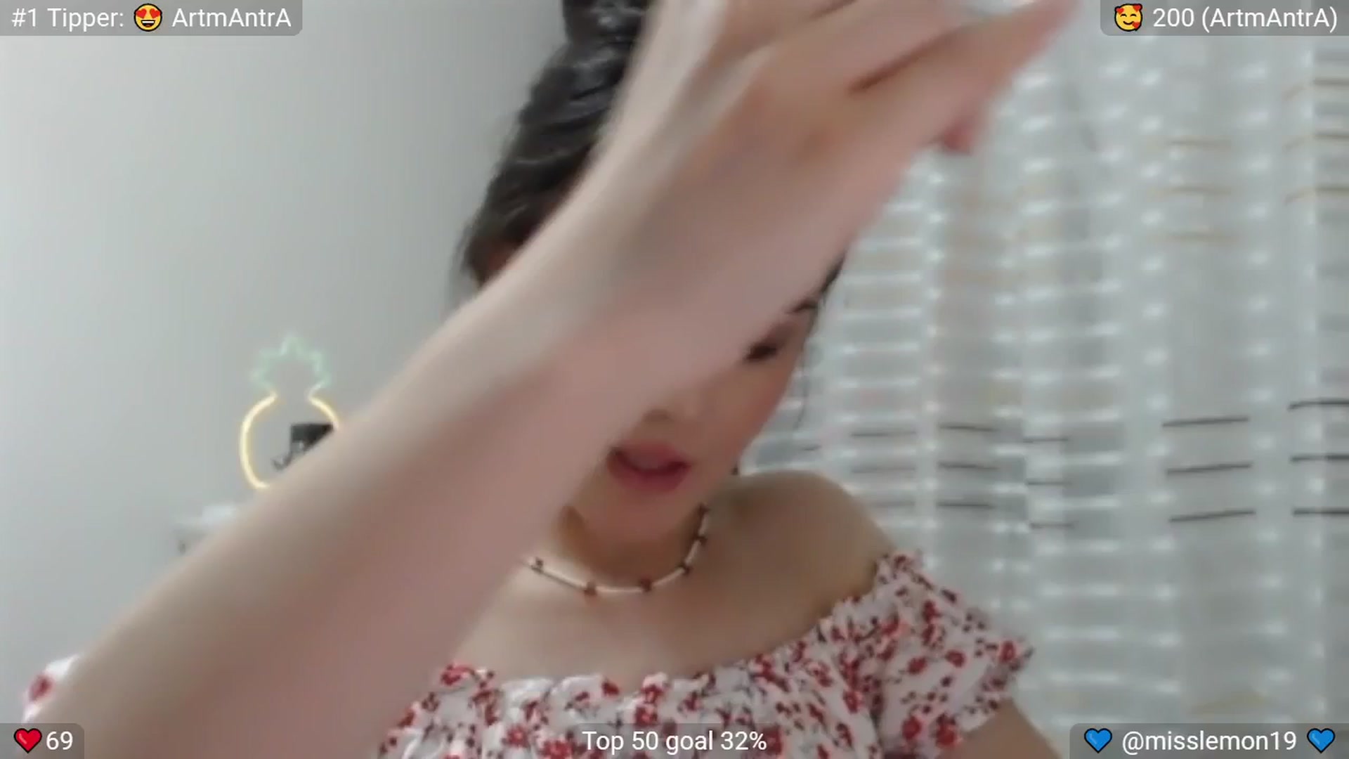 Gallery image thumbnail from MissReno's myfreecams stream on, 07/06/2025, 22:37 image 17 of 20