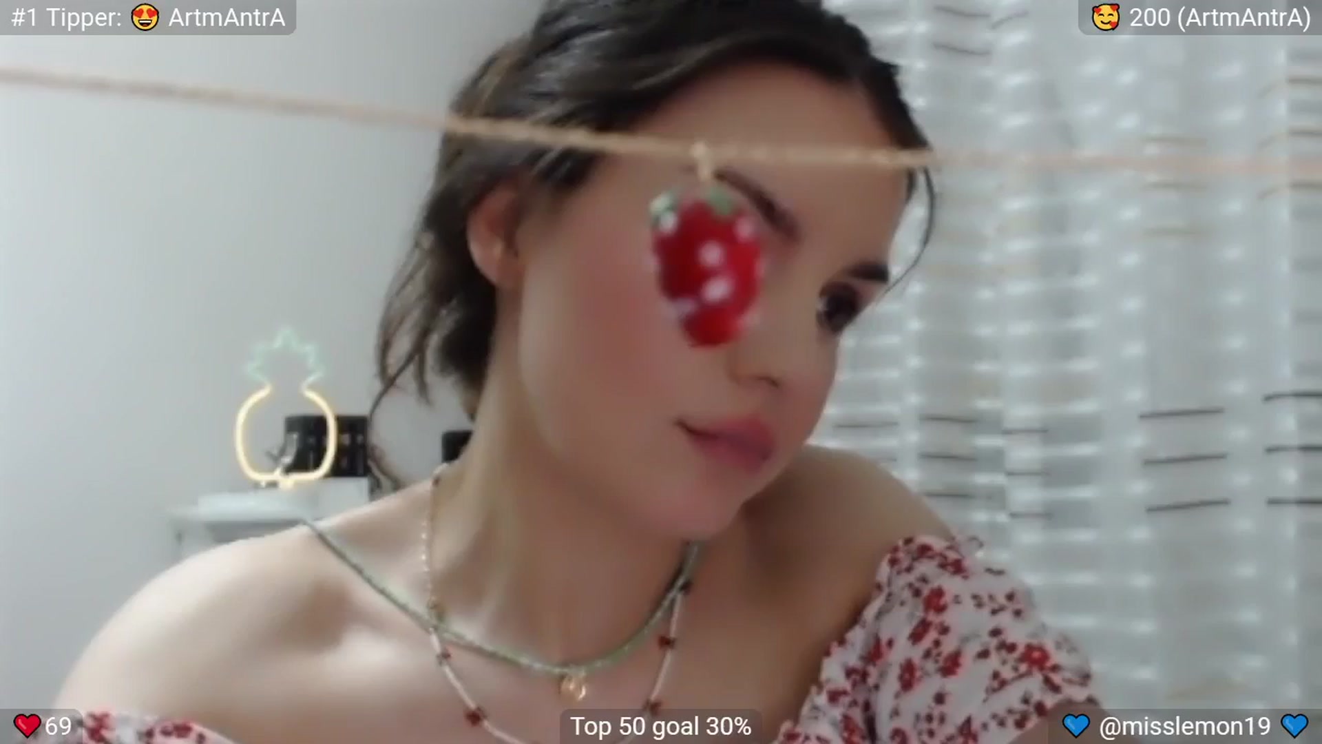 Gallery image thumbnail from MissReno's myfreecams stream on, 07/06/2025, 22:37 image 11 of 20