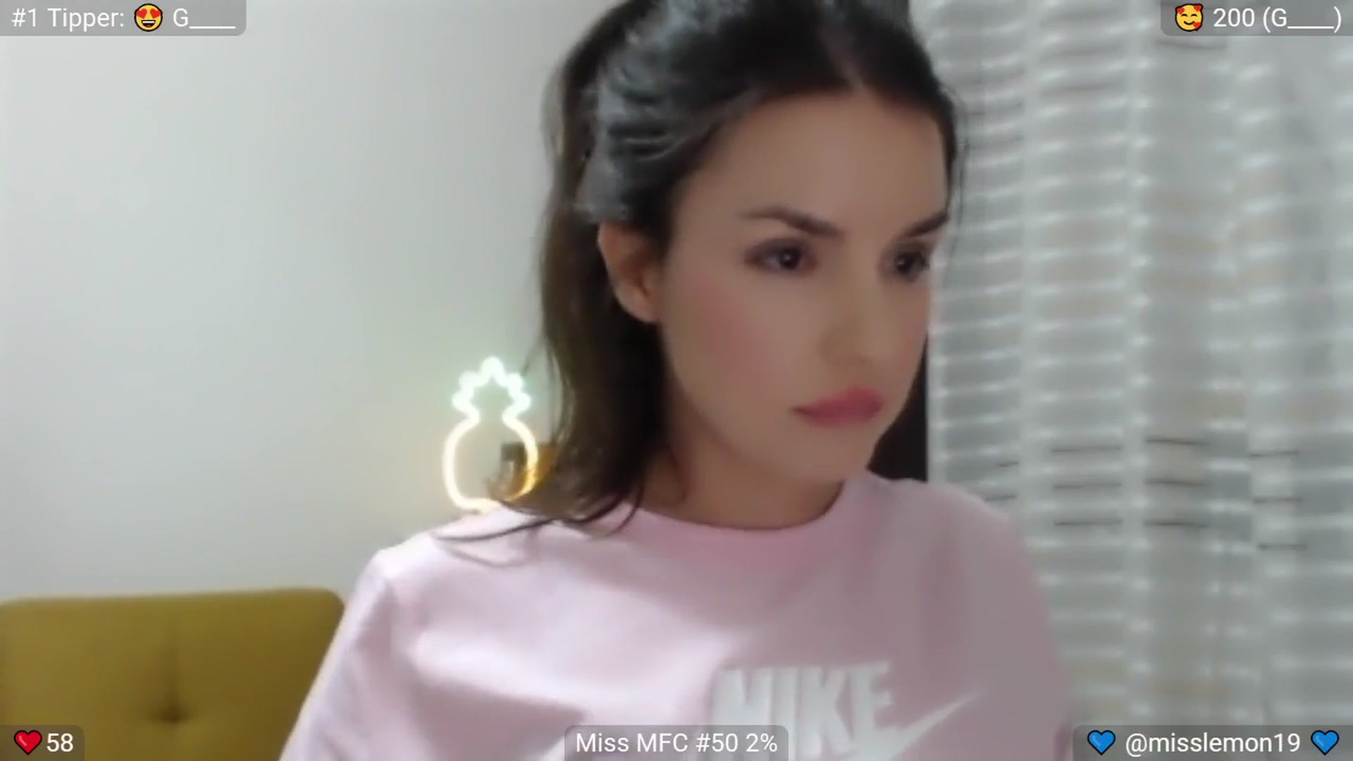 Gallery image thumbnail from MissReno's myfreecams stream on, 07/25/2025, 18:33 image 6 of 20