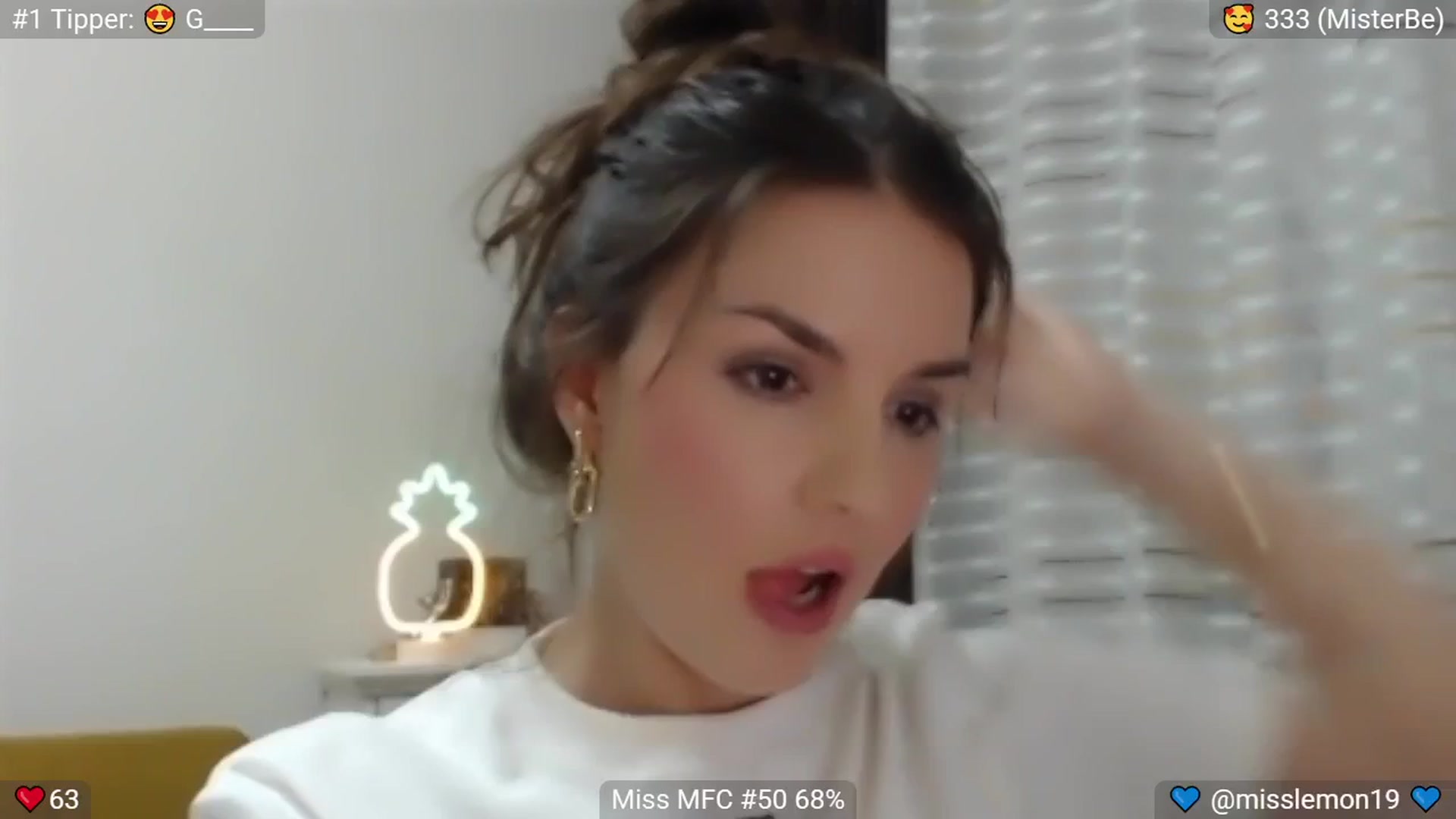 Gallery image thumbnail from MissReno's myfreecams stream on, 07/29/2025, 19:27 image 8 of 20