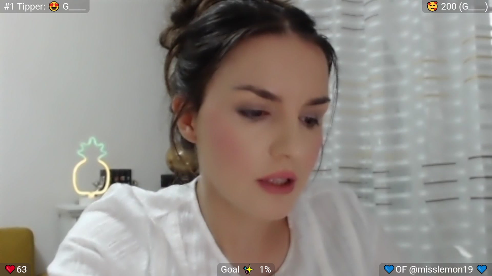 Gallery image thumbnail from MissReno's myfreecams stream on, 08/14/2025, 16:33 image 15 of 20