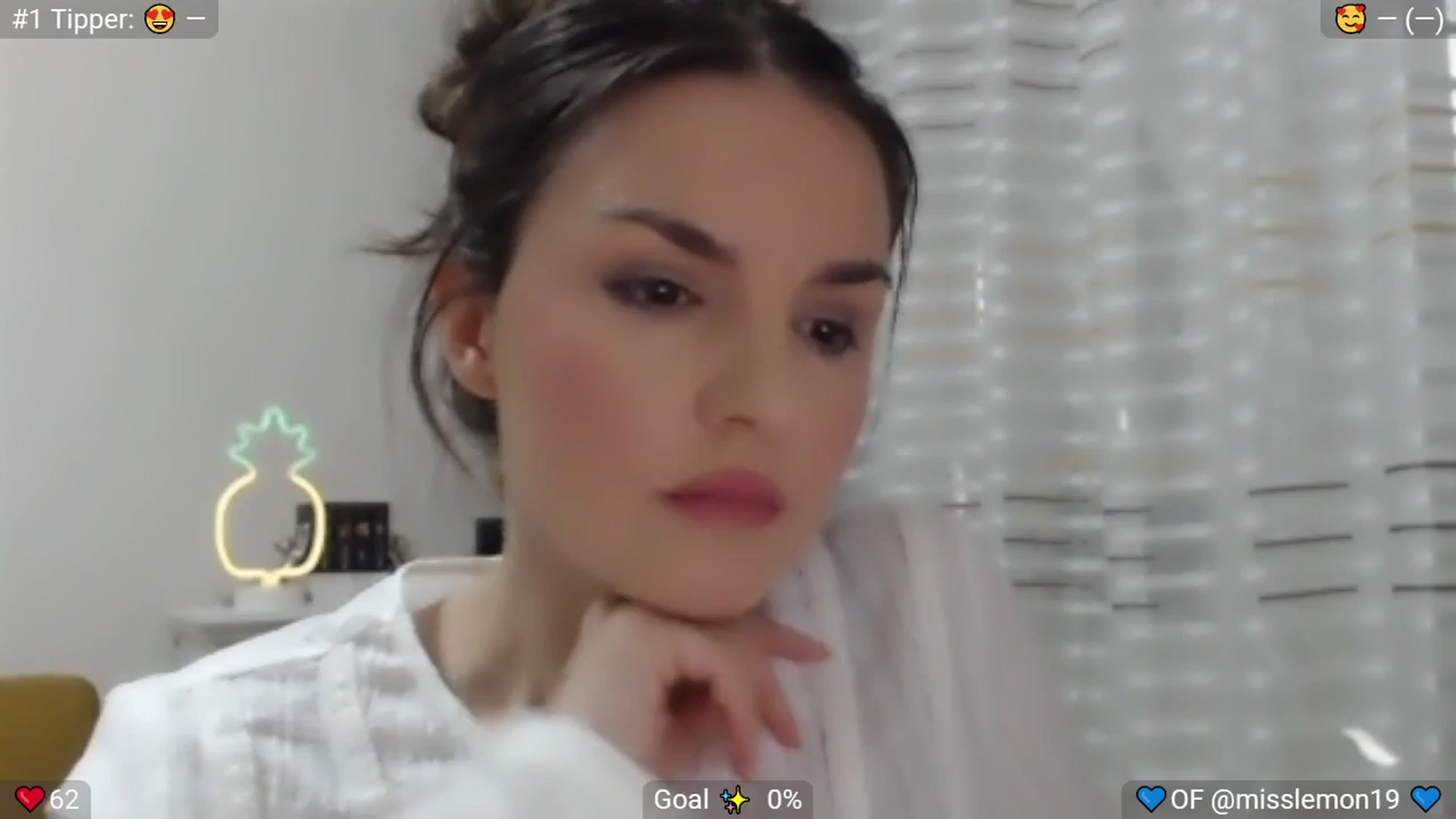 Gallery image thumbnail from MissReno's myfreecams stream on, 08/14/2025, 16:33 image 5 of 20