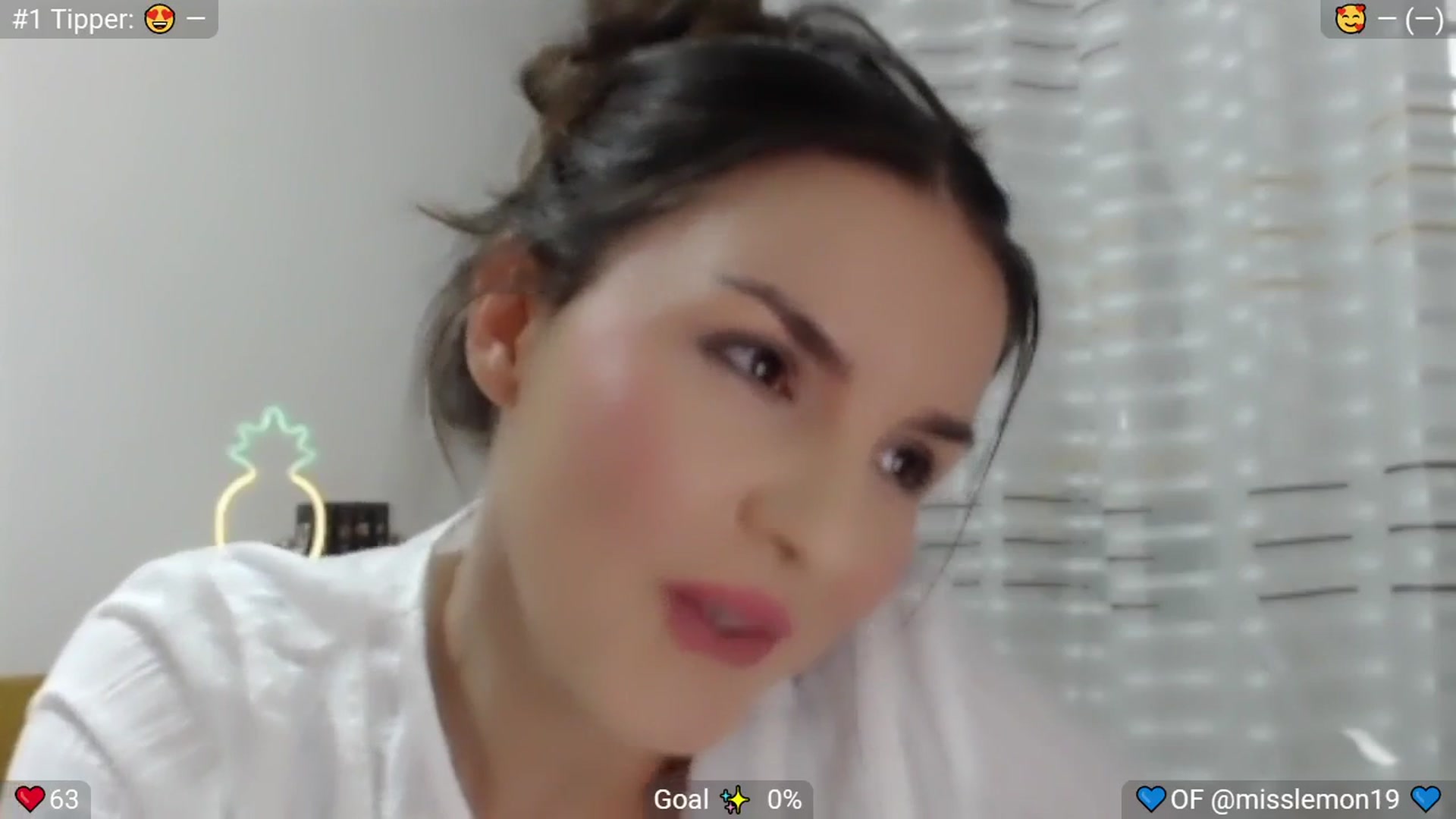 Gallery image thumbnail from MissReno's myfreecams stream on, 08/14/2025, 16:33 image 9 of 20