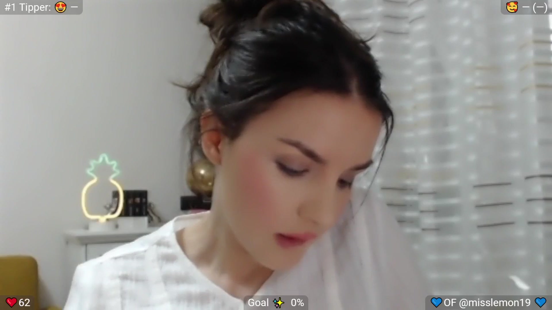 Gallery image thumbnail from MissReno's myfreecams stream on, 08/14/2025, 16:33 image 7 of 20