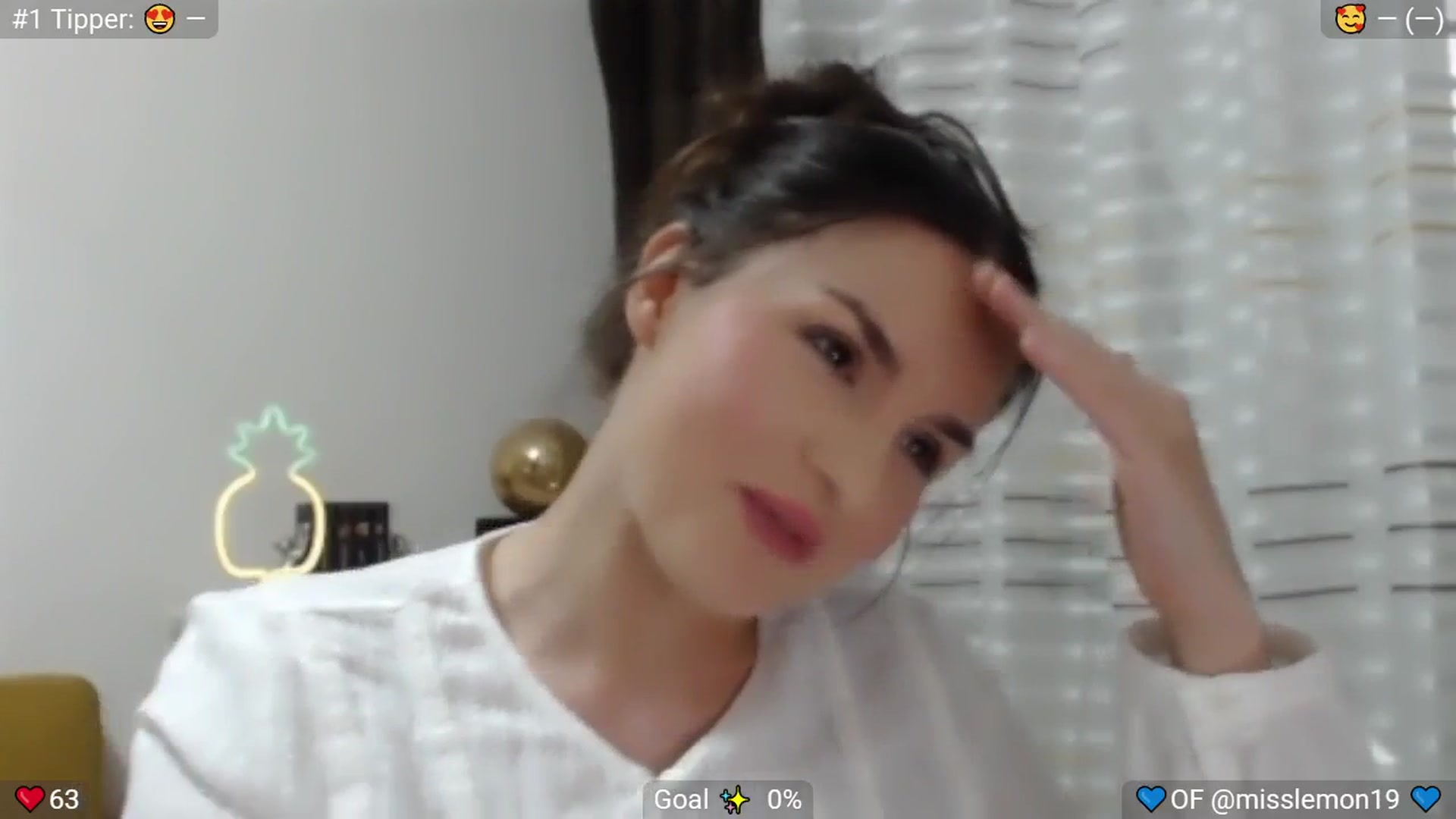Gallery image thumbnail from MissReno's myfreecams stream on, 08/14/2025, 16:33 image 13 of 20