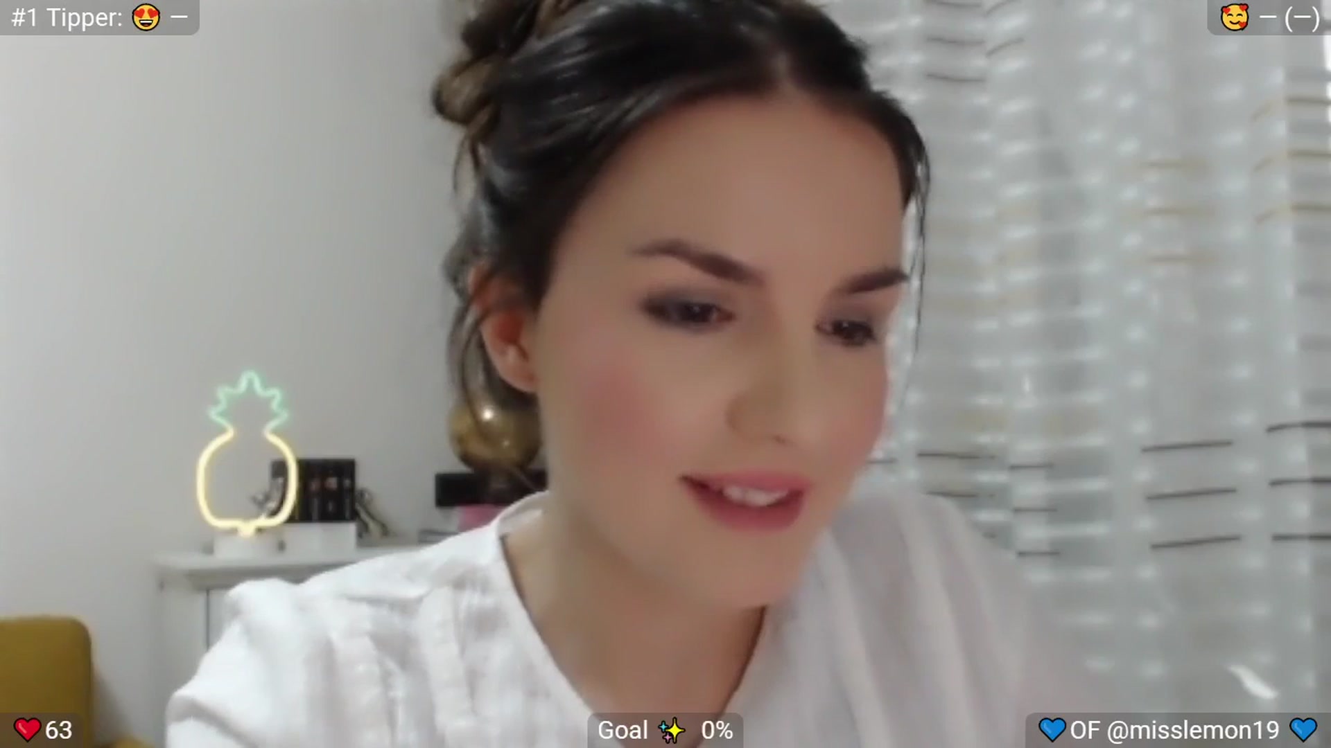 Gallery image thumbnail from MissReno's myfreecams stream on, 08/14/2025, 16:33 image 11 of 20
