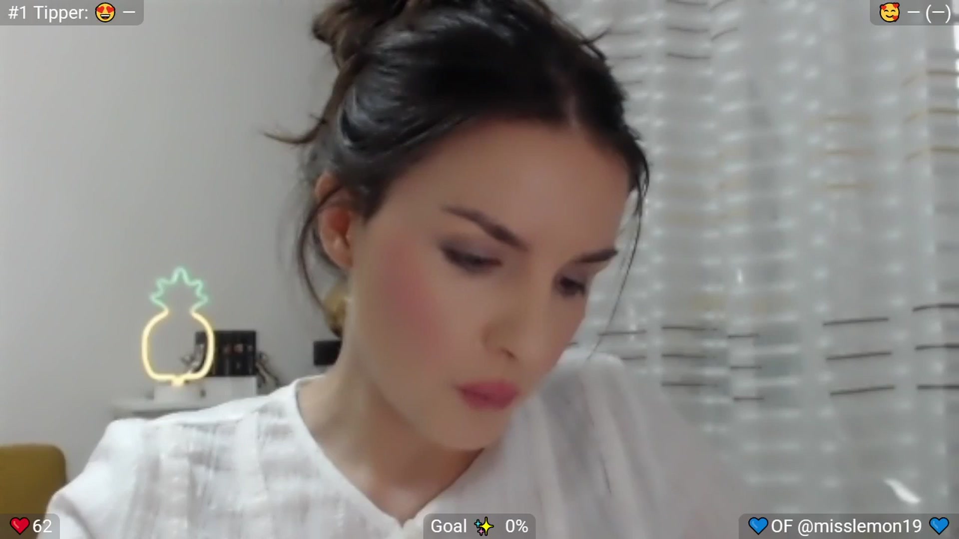 Gallery image thumbnail from MissReno's myfreecams stream on, 08/14/2025, 16:33 image 3 of 20