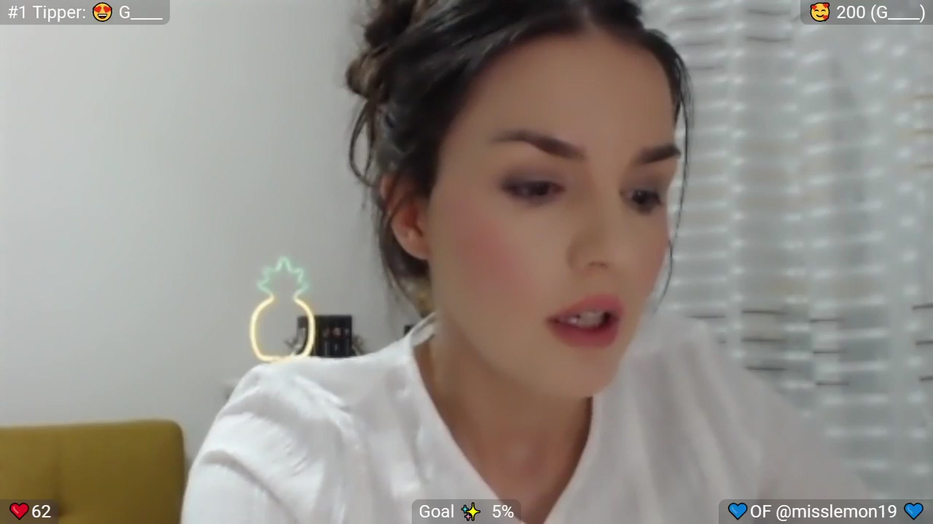Gallery image thumbnail from MissReno's myfreecams stream on, 08/14/2025, 20:27 image 3 of 20