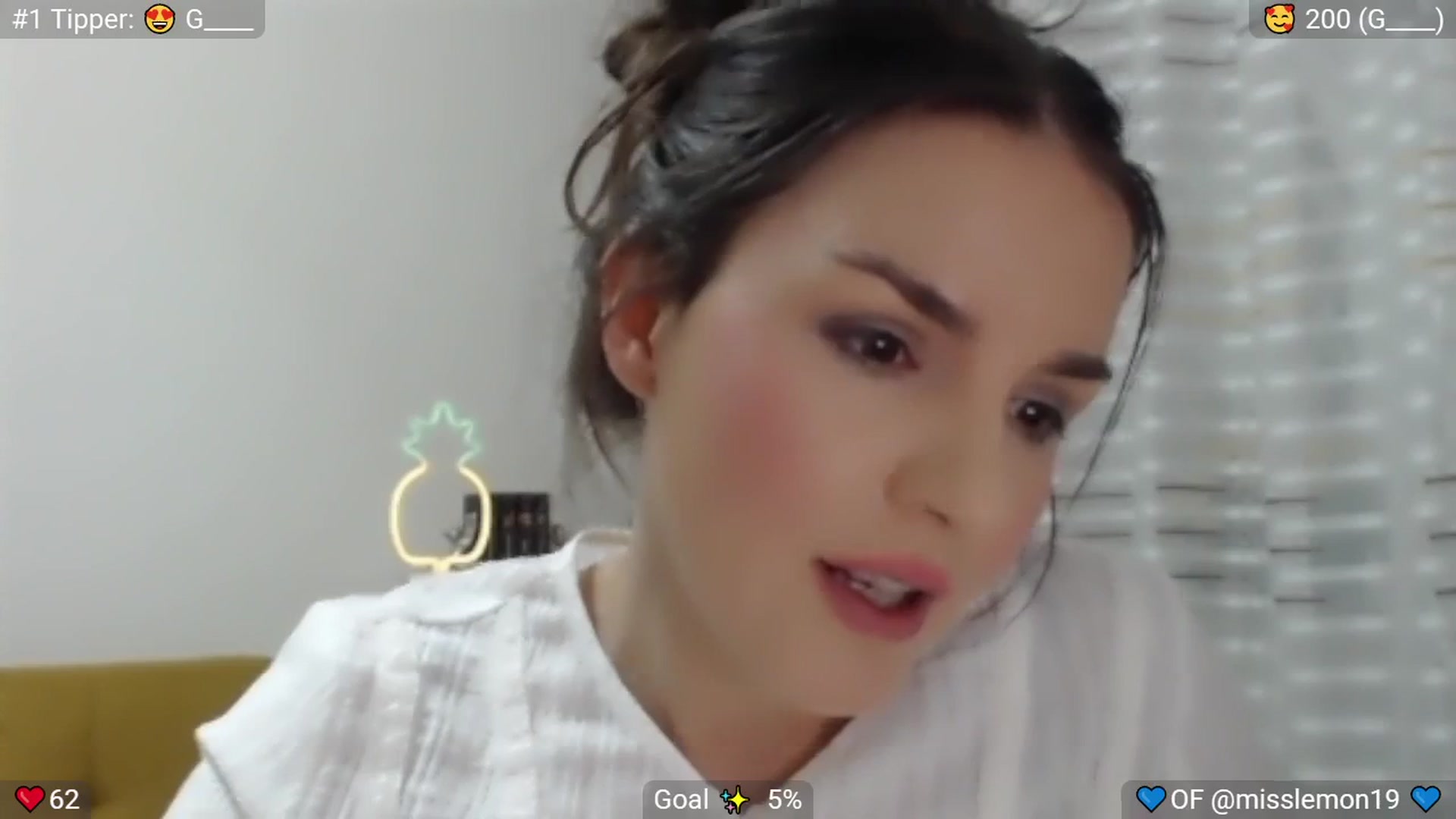 Gallery image thumbnail from MissReno's myfreecams stream on, 08/14/2025, 20:27 image 2 of 20