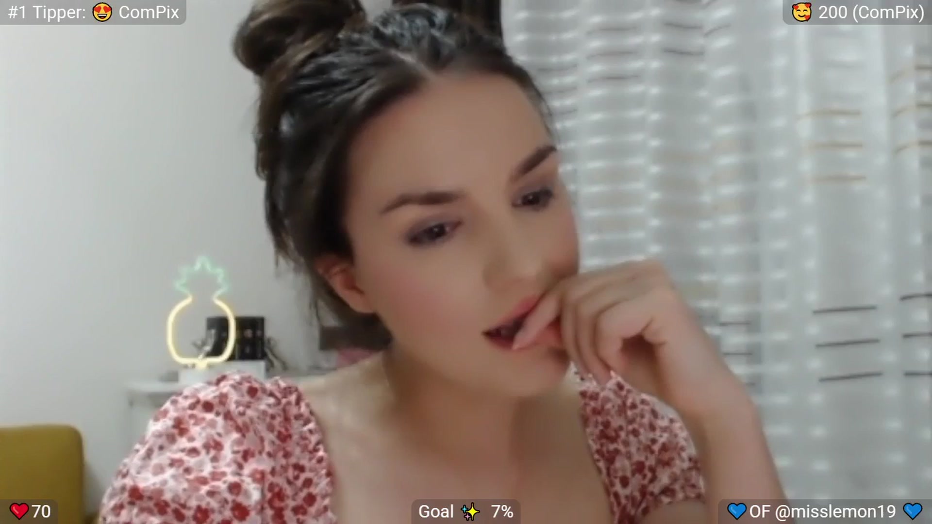 Gallery image thumbnail from MissReno's myfreecams stream on, 08/15/2025, 19:54 image 17 of 20