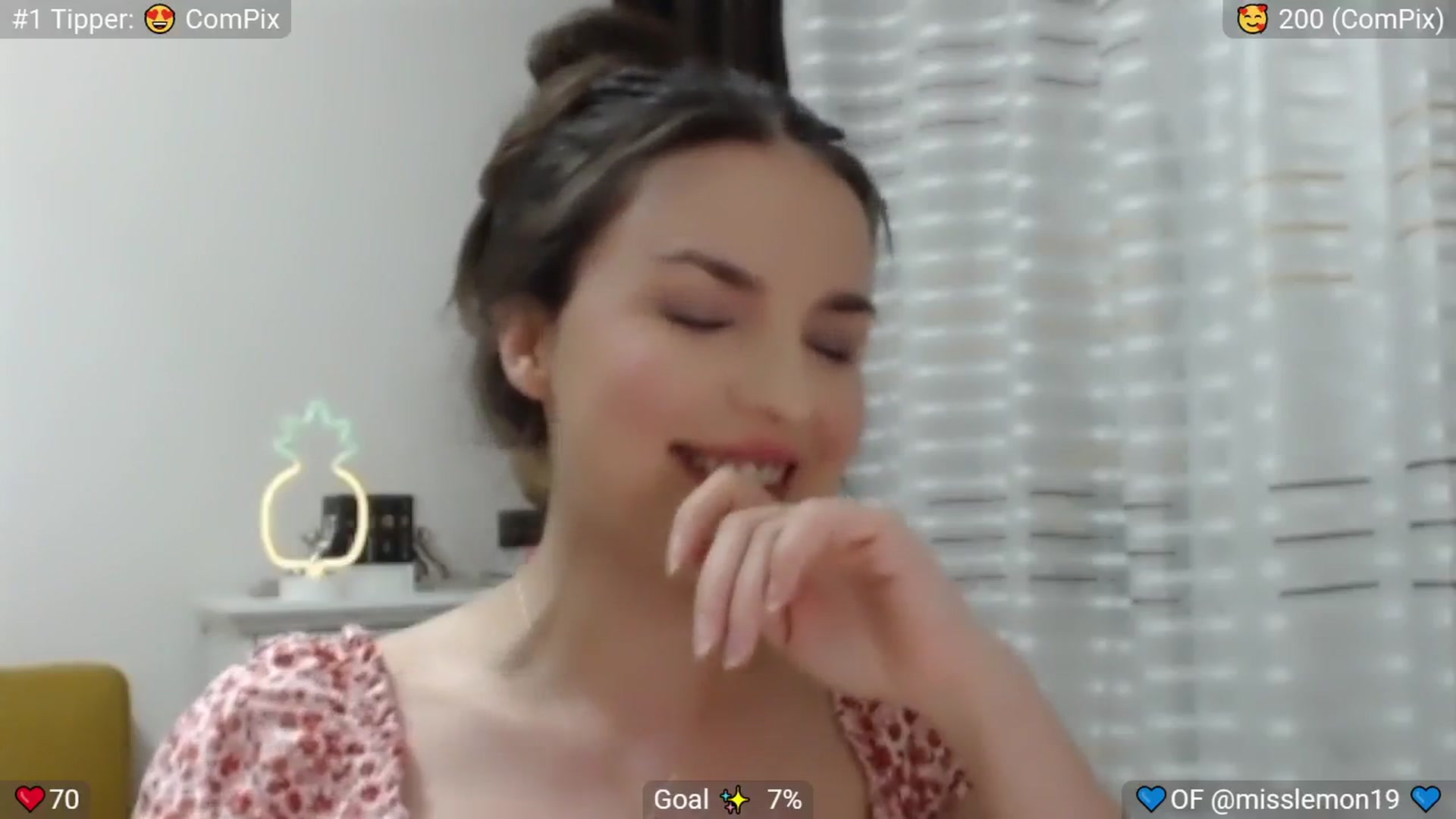 Gallery image thumbnail from MissReno's myfreecams stream on, 08/15/2025, 19:54 image 16 of 20