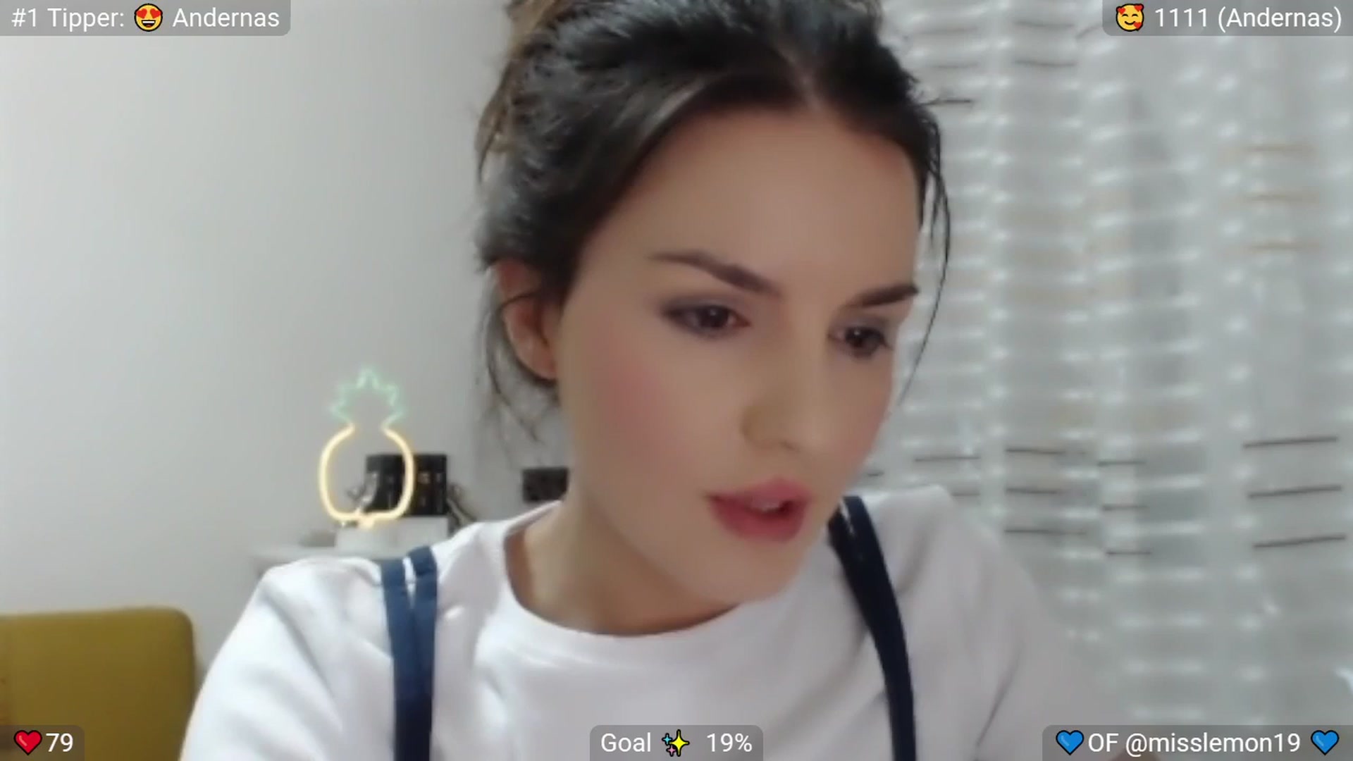 Gallery image thumbnail from MissReno's myfreecams stream on, 08/17/2025, 06:55 image 11 of 20