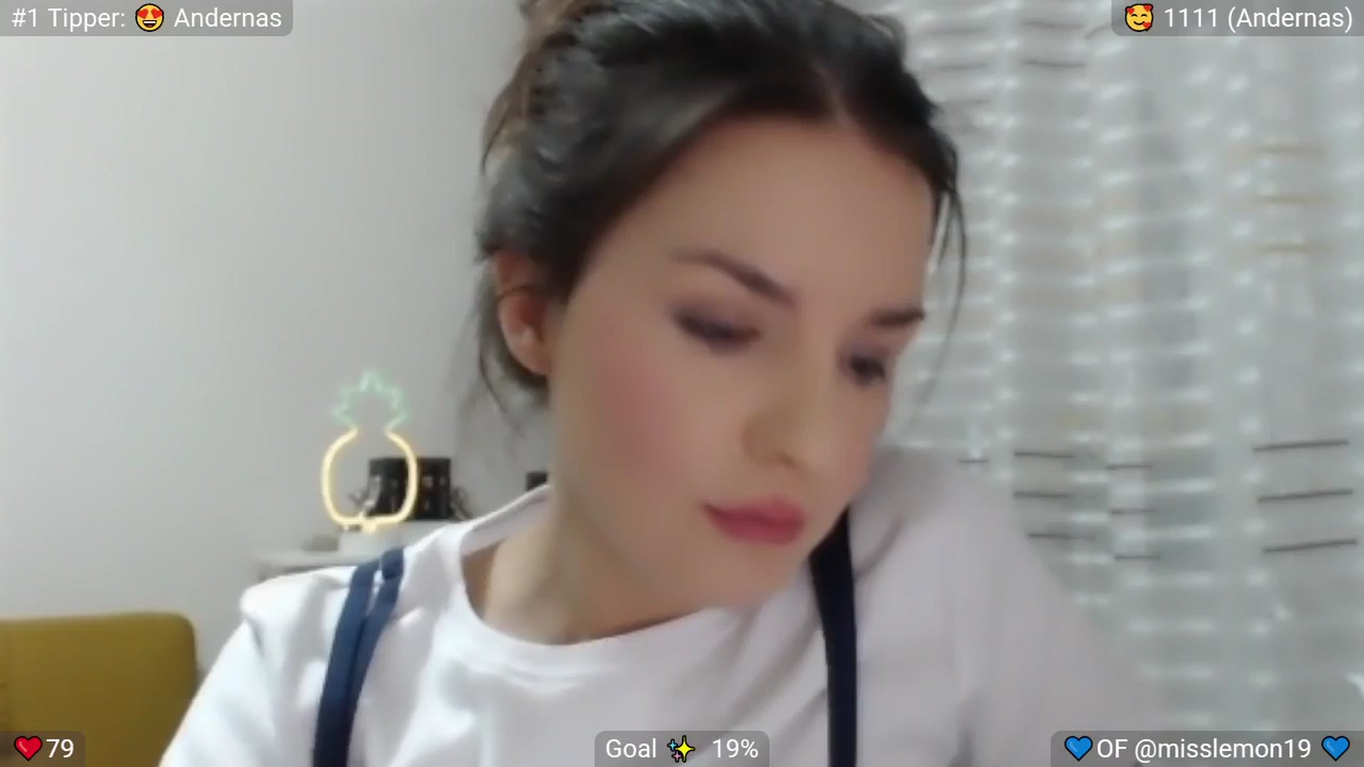 Gallery image thumbnail from MissReno's myfreecams stream on, 08/17/2025, 06:55 image 12 of 20