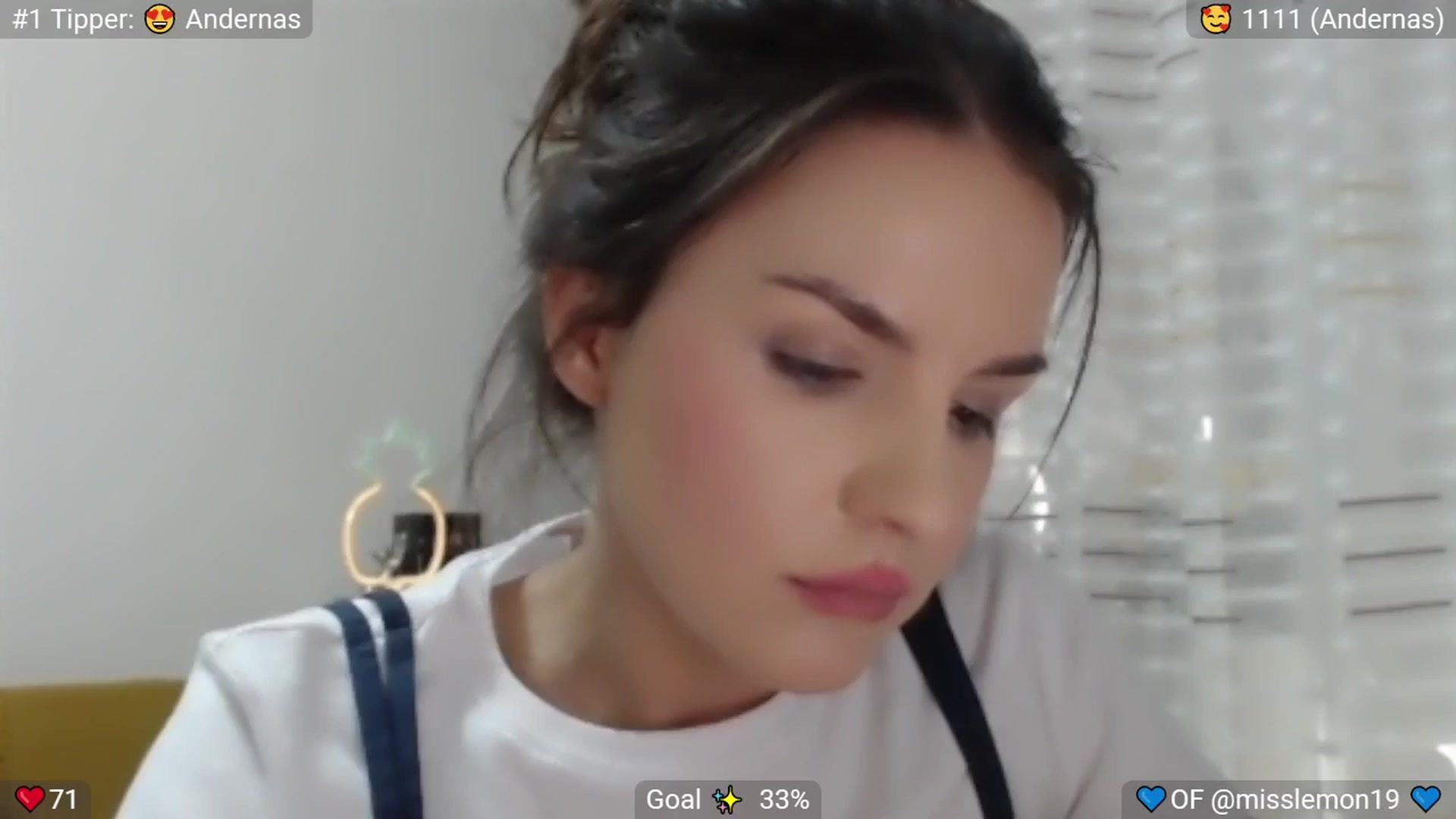 Gallery image thumbnail from MissReno's myfreecams stream on, 08/17/2025, 09:00 image 16 of 20