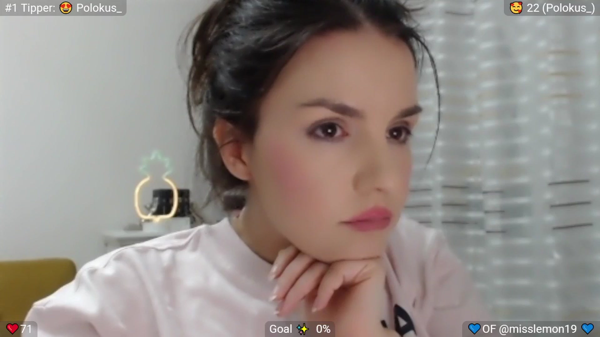 Gallery image thumbnail from MissReno's myfreecams stream on, 08/17/2025, 17:30 image 6 of 20