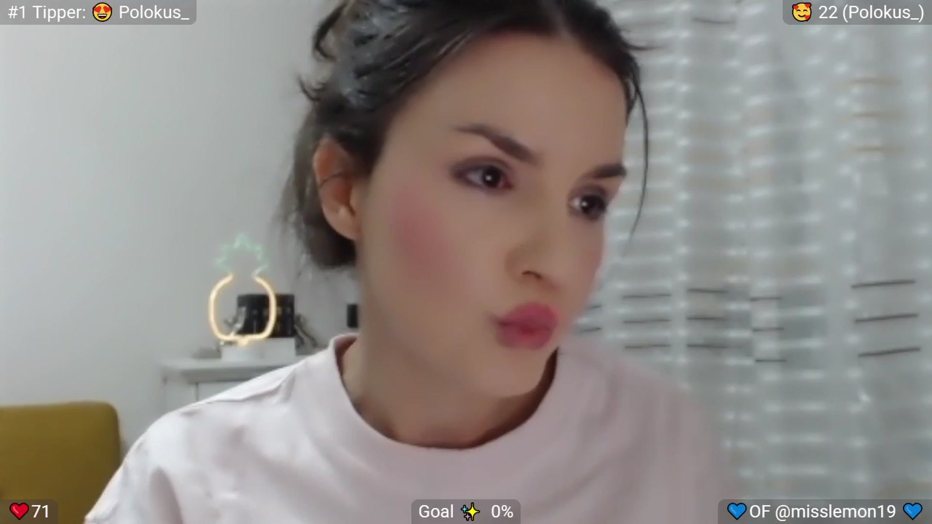 Gallery image thumbnail from MissReno's myfreecams stream on, 08/17/2025, 17:30 image 10 of 20