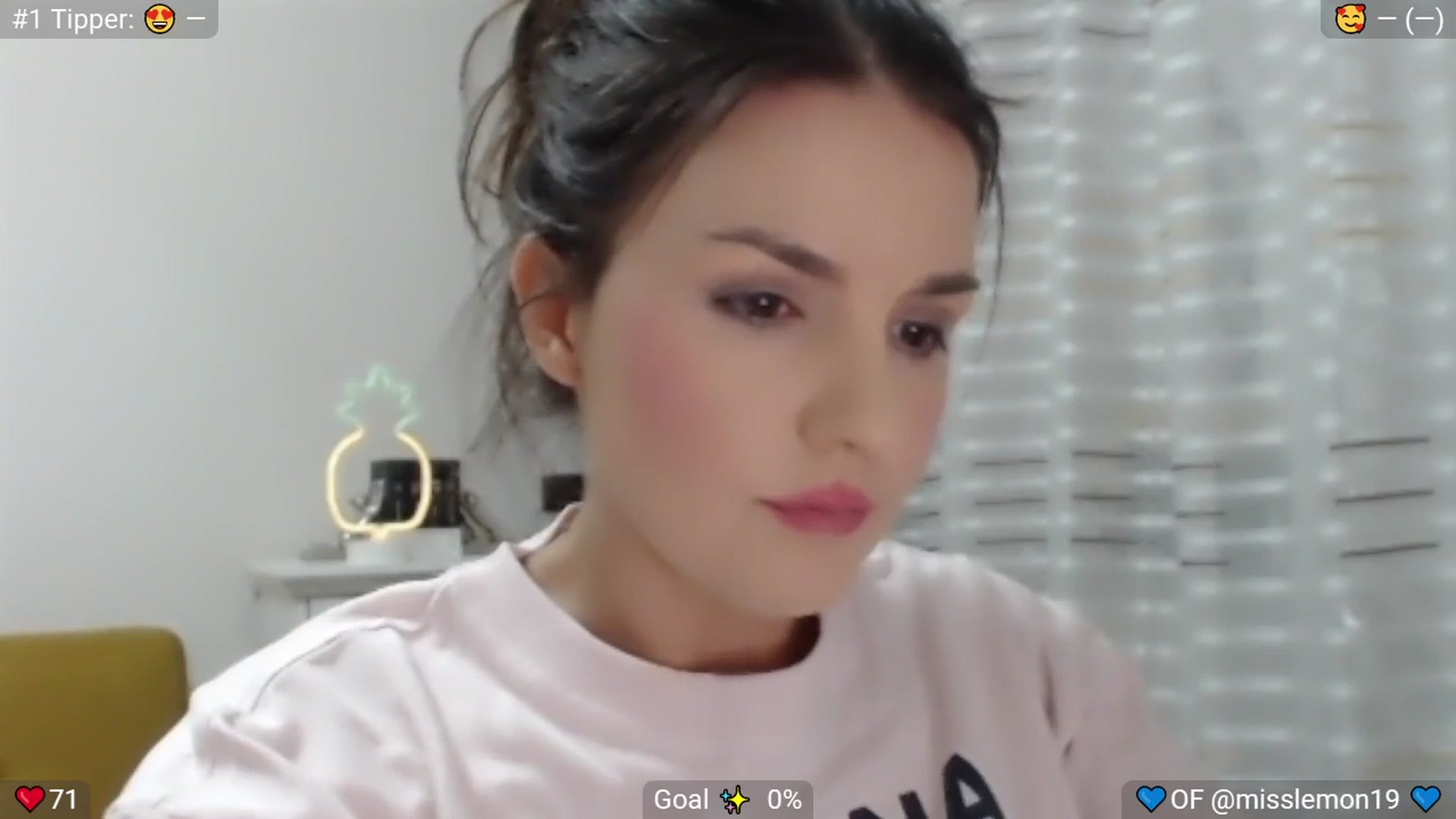 Gallery image thumbnail from MissReno's myfreecams stream on, 08/17/2025, 17:30 image 3 of 20
