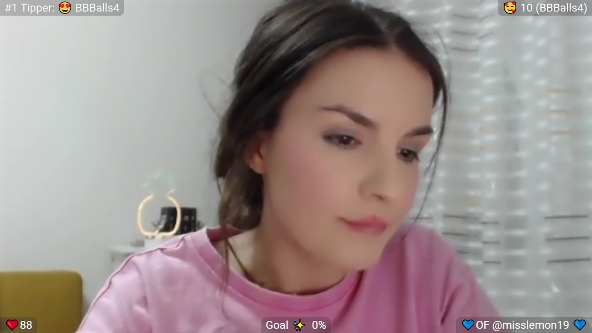 Gallery image thumbnail from MissReno's myfreecams stream on, 08/21/2025, 17:41 image 7 of 20