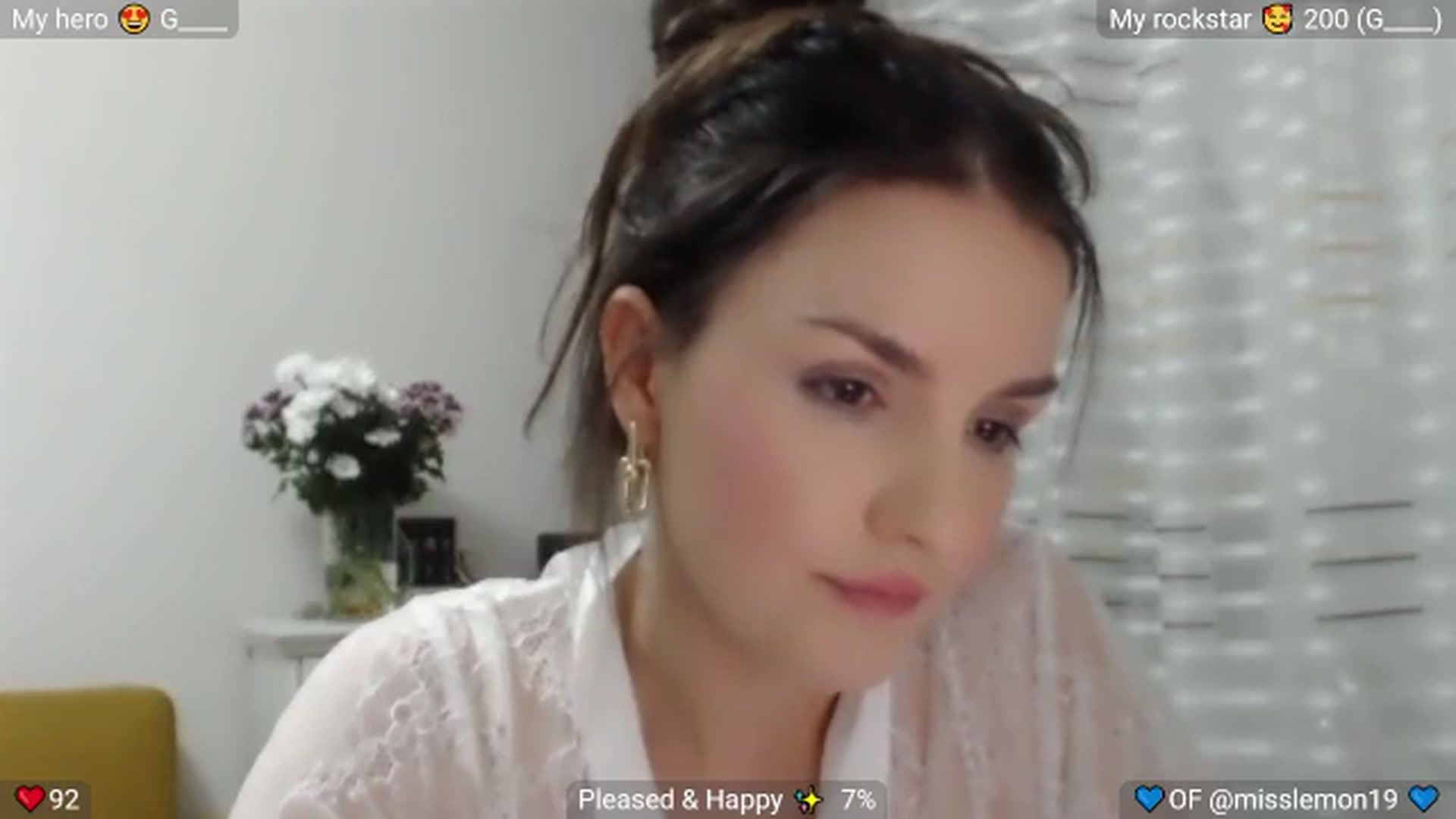 Gallery image thumbnail from MissReno's myfreecams stream on, 08/24/2025, 19:23 image 18 of 20