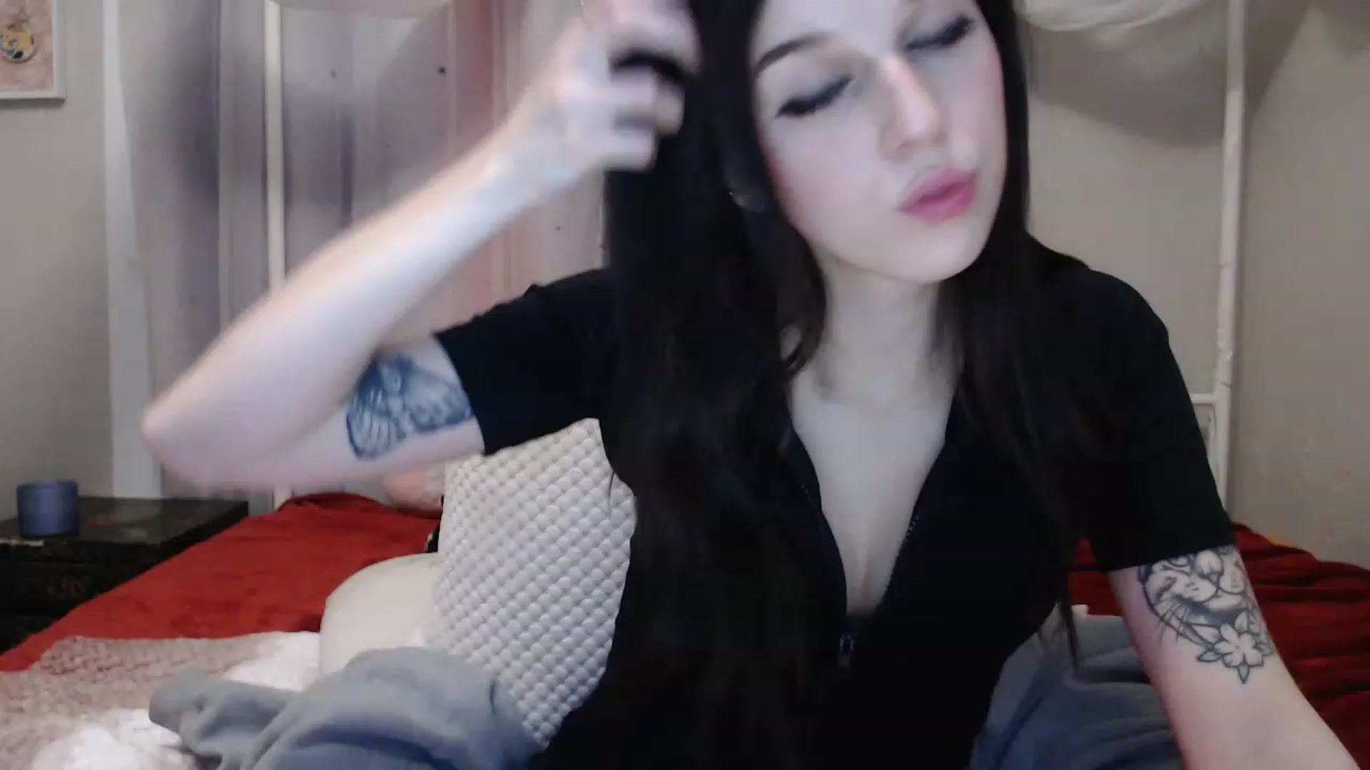 Gallery image thumbnail from MissRhi's myfreecams stream on, 01/05/2023, 09:56 image 12 of 20