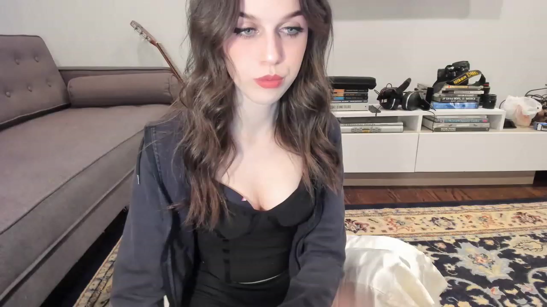 Gallery image thumbnail from MissRhi's myfreecams stream on, 04/23/2023, 07:43 image 8 of 20