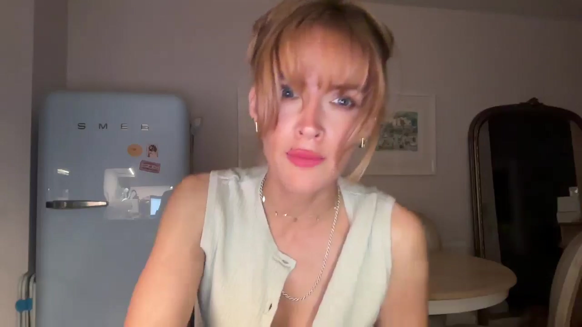 Gallery image thumbnail from MissRobinHood's myfreecams stream on, 06/02/2025, 22:40 image 7 of 20
