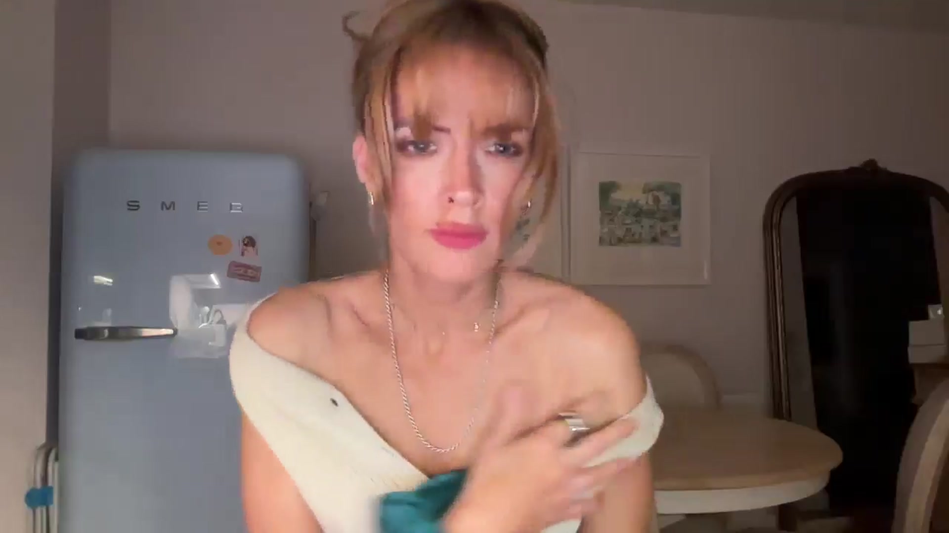 Gallery image thumbnail from MissRobinHood's myfreecams stream on, 06/02/2025, 22:40 image 6 of 20