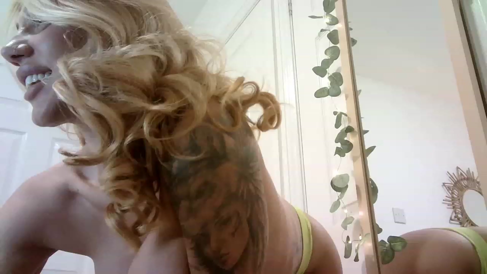 Gallery image thumbnail from MissRose2792's myfreecams stream on, 08/23/2023, 06:22 image 7 of 20