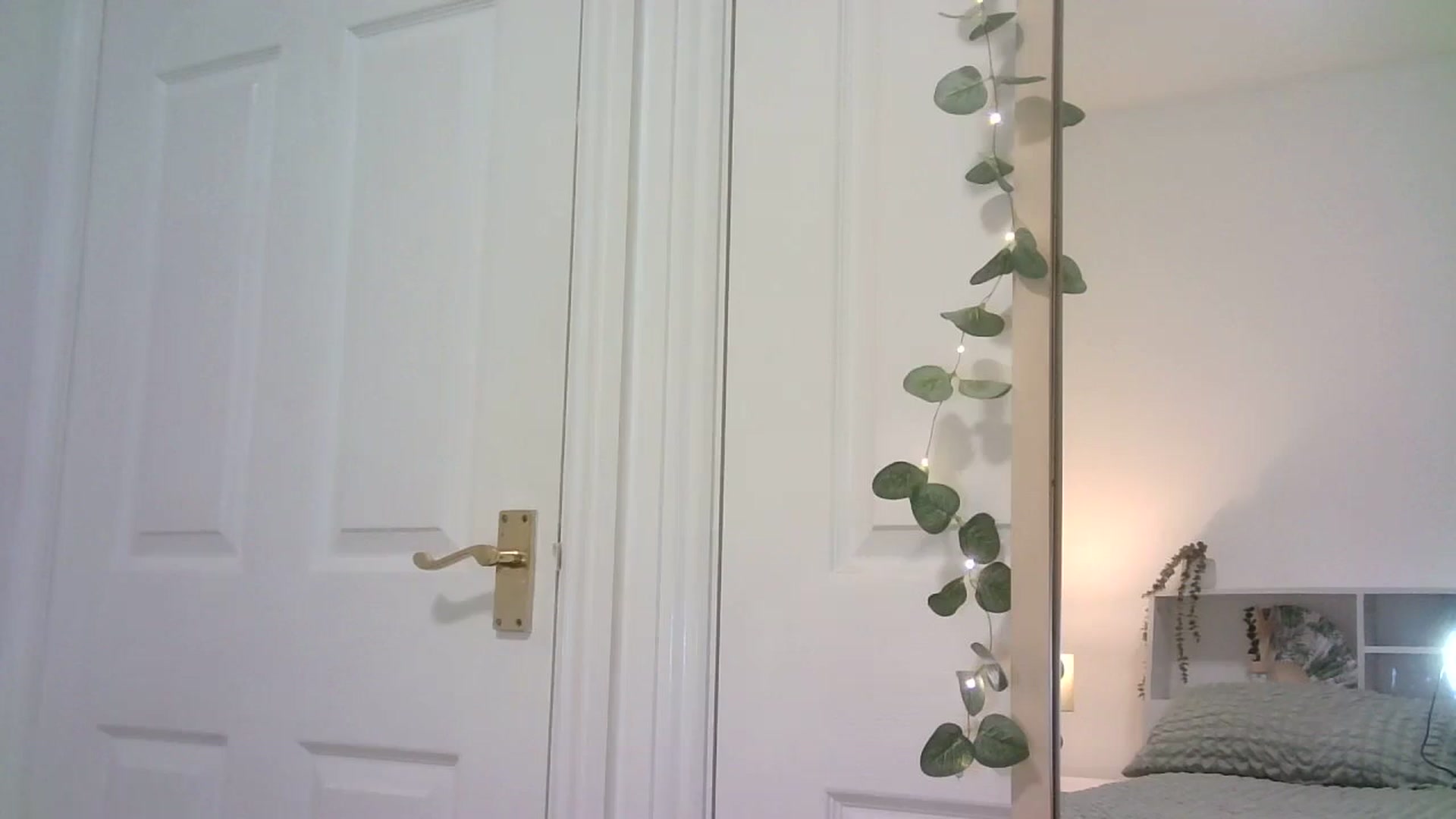 Gallery image thumbnail from MissRose2792's myfreecams stream on, 09/19/2023, 07:41 image 10 of 20