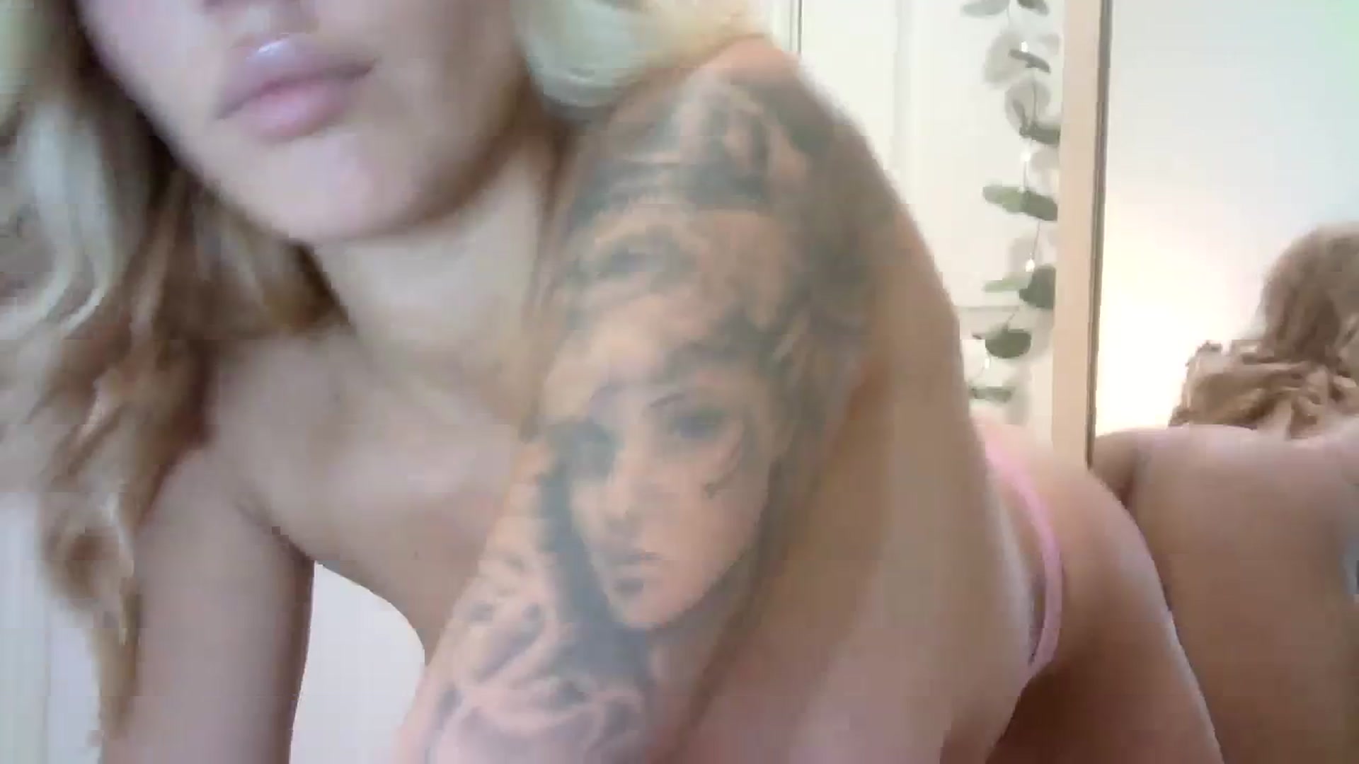 Gallery image thumbnail from MissRose2792's myfreecams stream on, 09/25/2023, 05:55 image 7 of 20