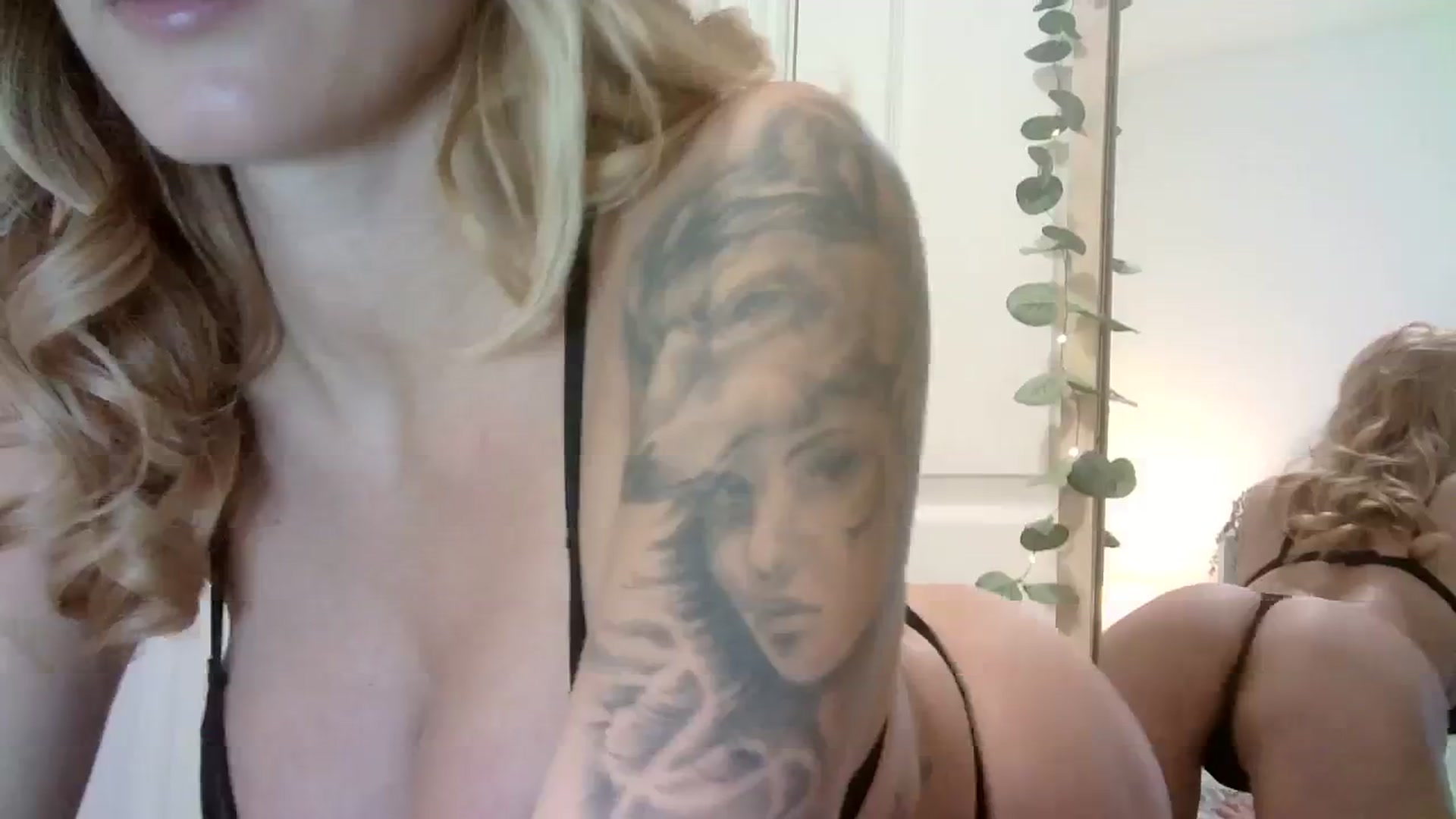 Gallery image thumbnail from MissRose2792's myfreecams stream on, 10/19/2023, 05:39 image 14 of 20