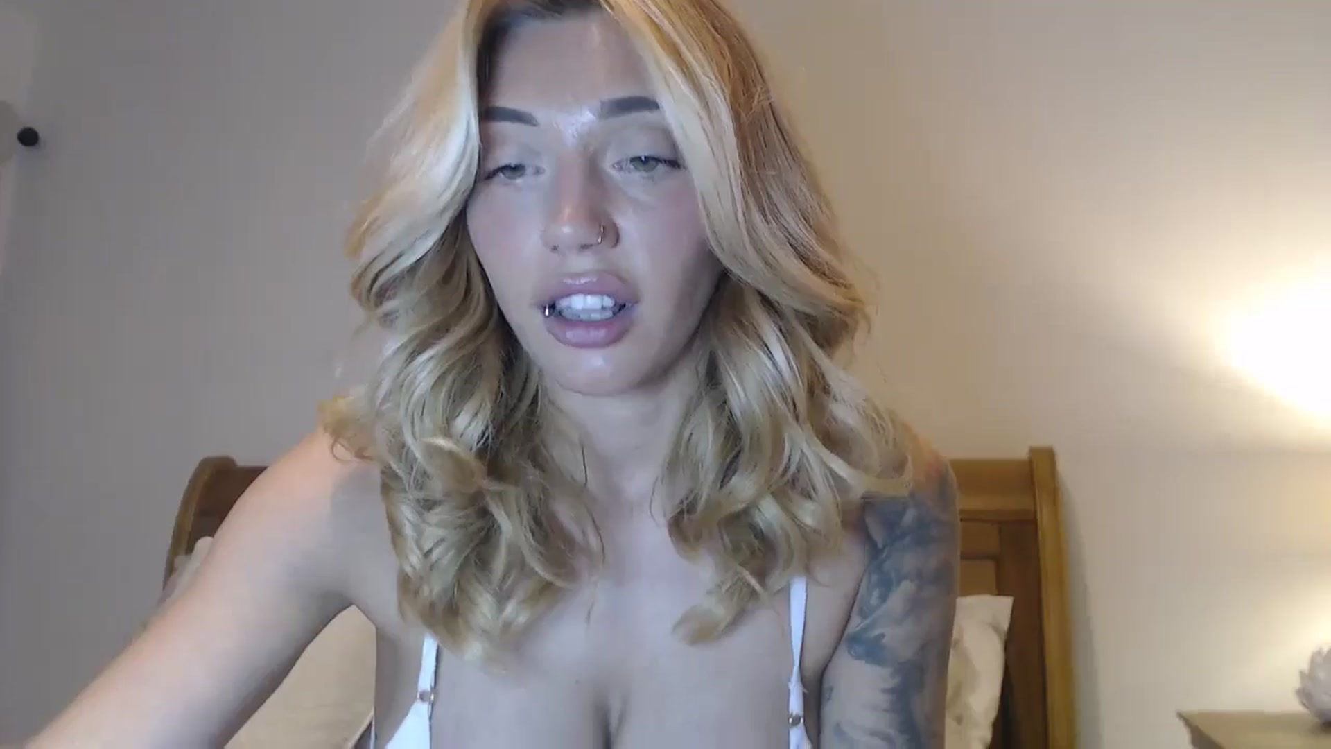 Gallery image thumbnail from MissRose2792's myfreecams stream on, 05/23/2024, 06:24 image 16 of 20