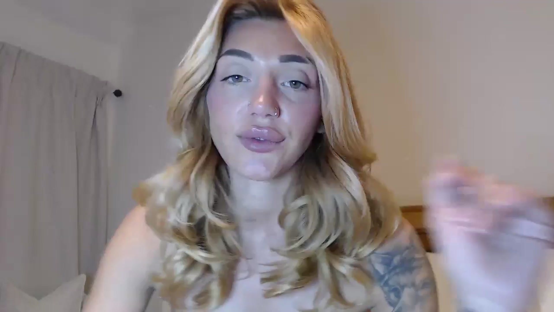 Gallery image thumbnail from MissRose2792's myfreecams stream on, 06/14/2024, 07:05 image 16 of 20