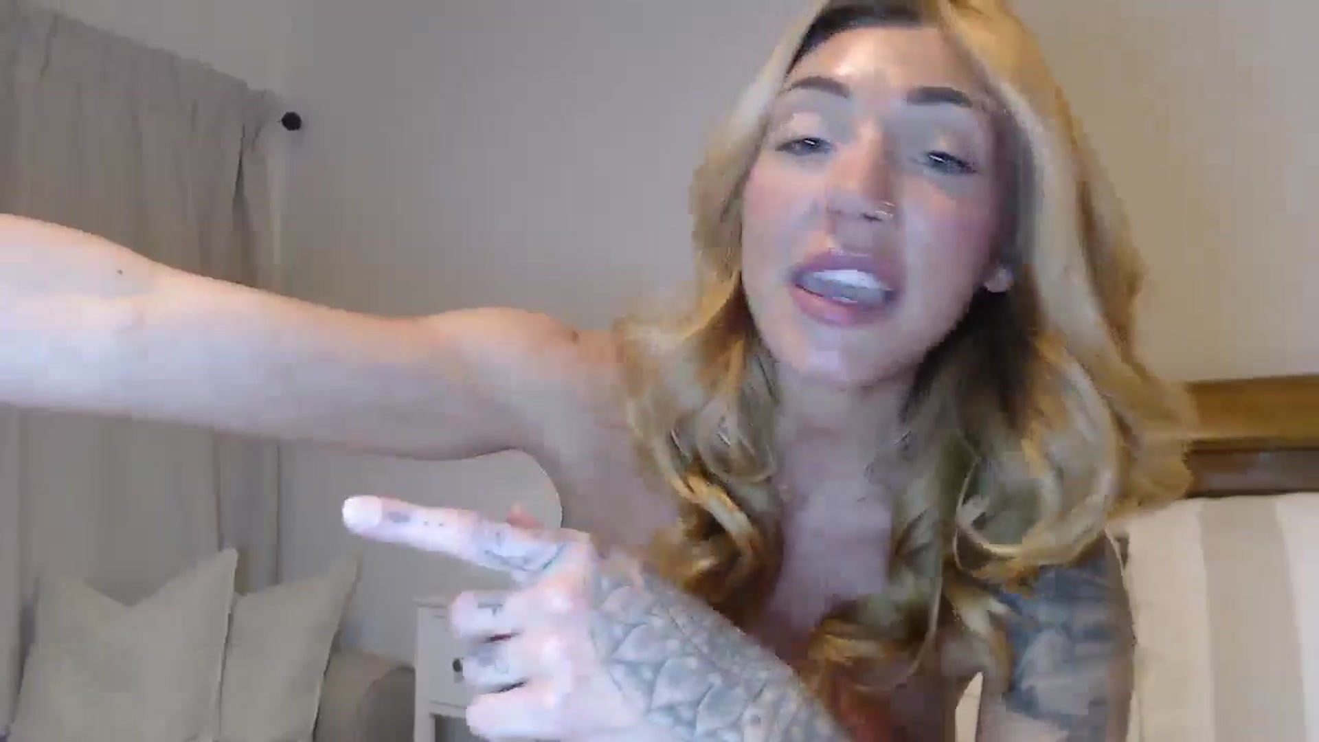 Gallery image thumbnail from MissRose2792's myfreecams stream on, 06/14/2024, 07:05 image 17 of 20