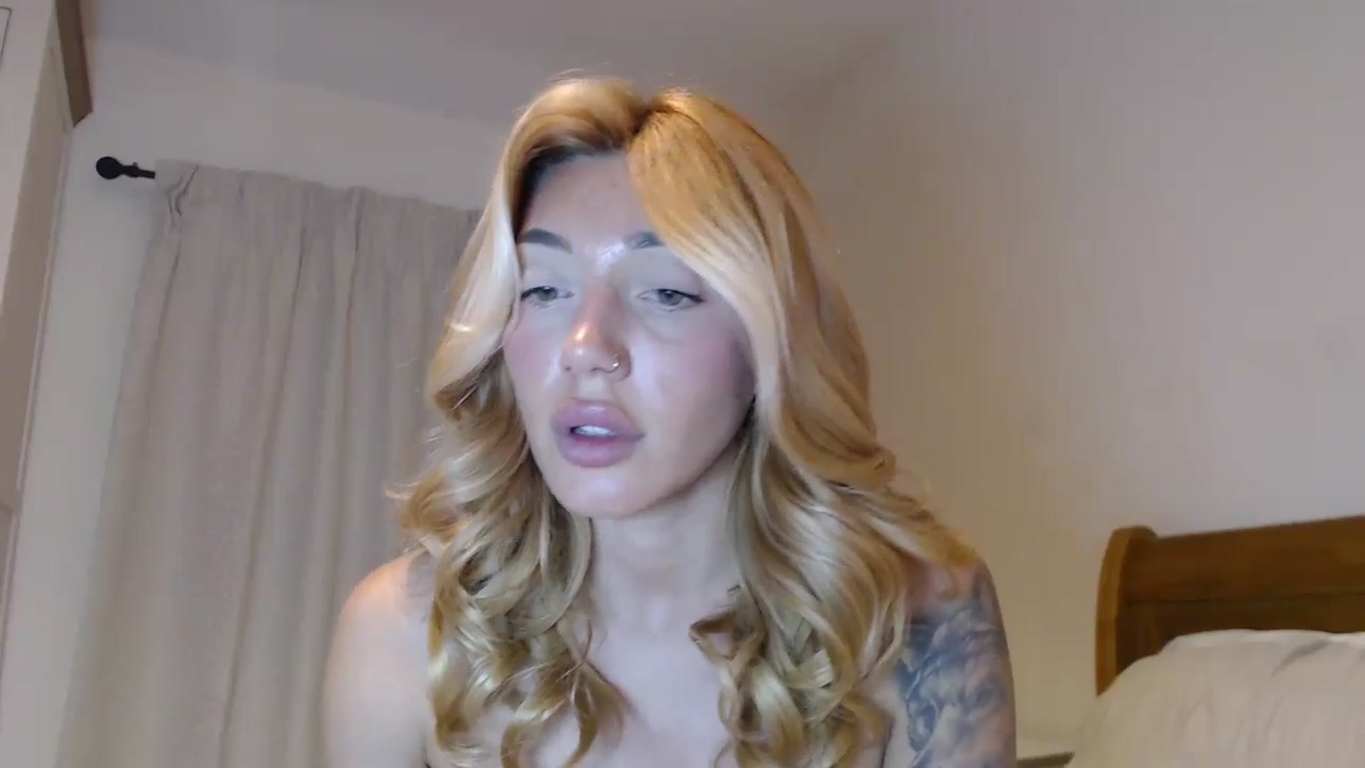 Gallery image thumbnail from MissRose2792's myfreecams stream on, 06/16/2024, 07:07 image 14 of 20