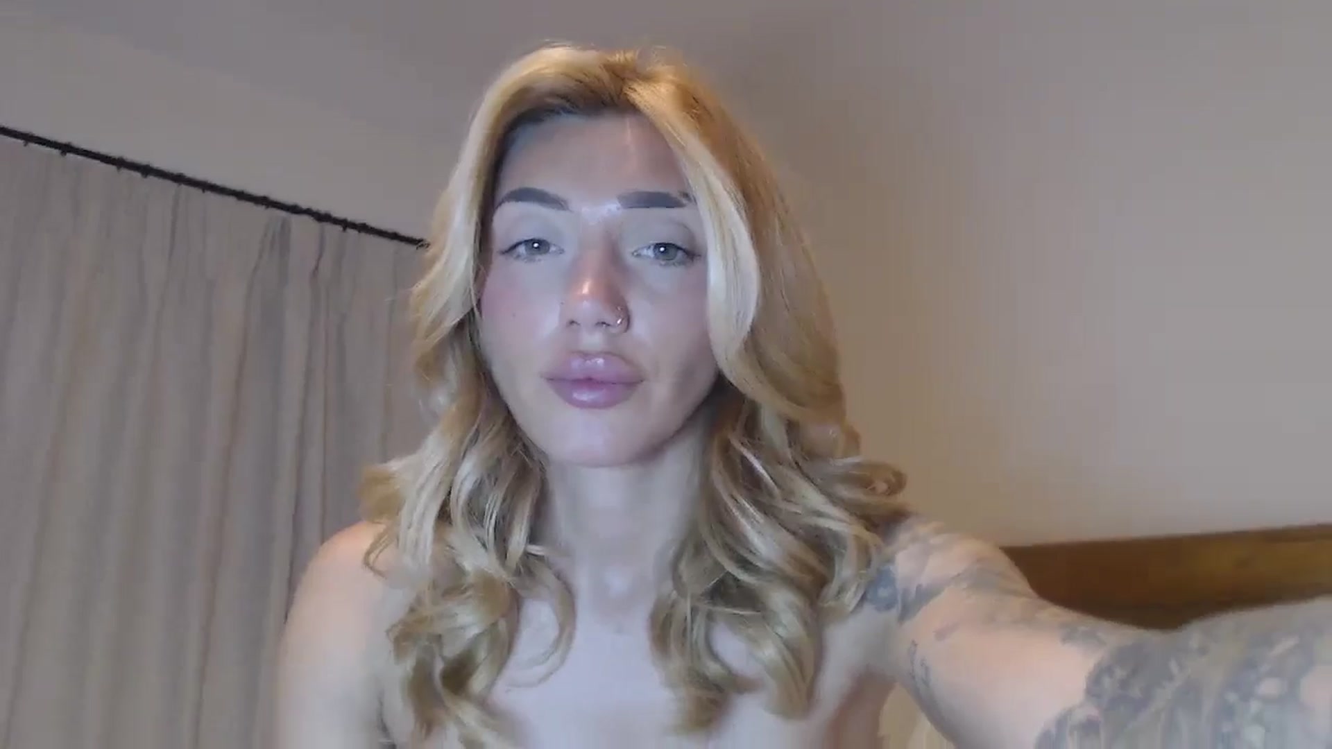 Gallery image thumbnail from MissRose2792's myfreecams stream on, 06/19/2024, 06:32 image 16 of 20