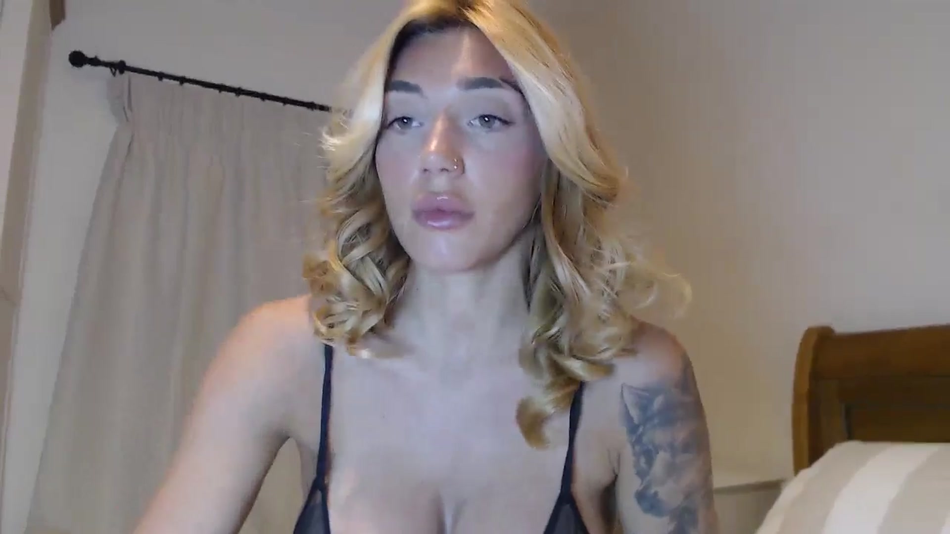 Gallery image thumbnail from MissRose2792's myfreecams stream on, 06/26/2024, 05:57 image 10 of 20