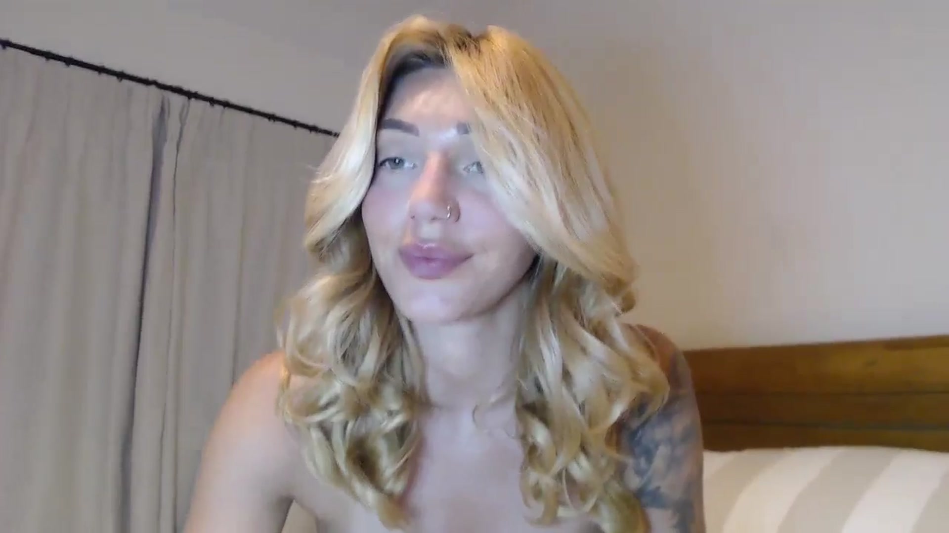 Gallery image thumbnail from MissRose2792's myfreecams stream on, 06/27/2024, 06:17 image 17 of 20