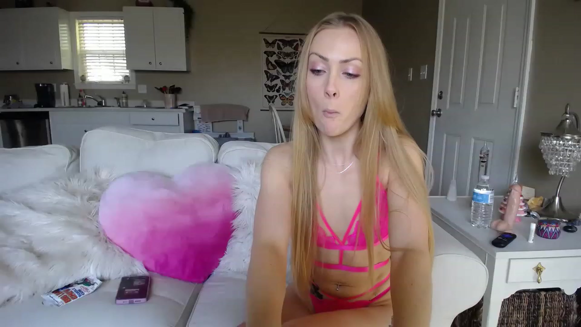 Gallery image thumbnail from MissSadieB's myfreecams stream on, 12/16/2022, 19:05 image 7 of 20