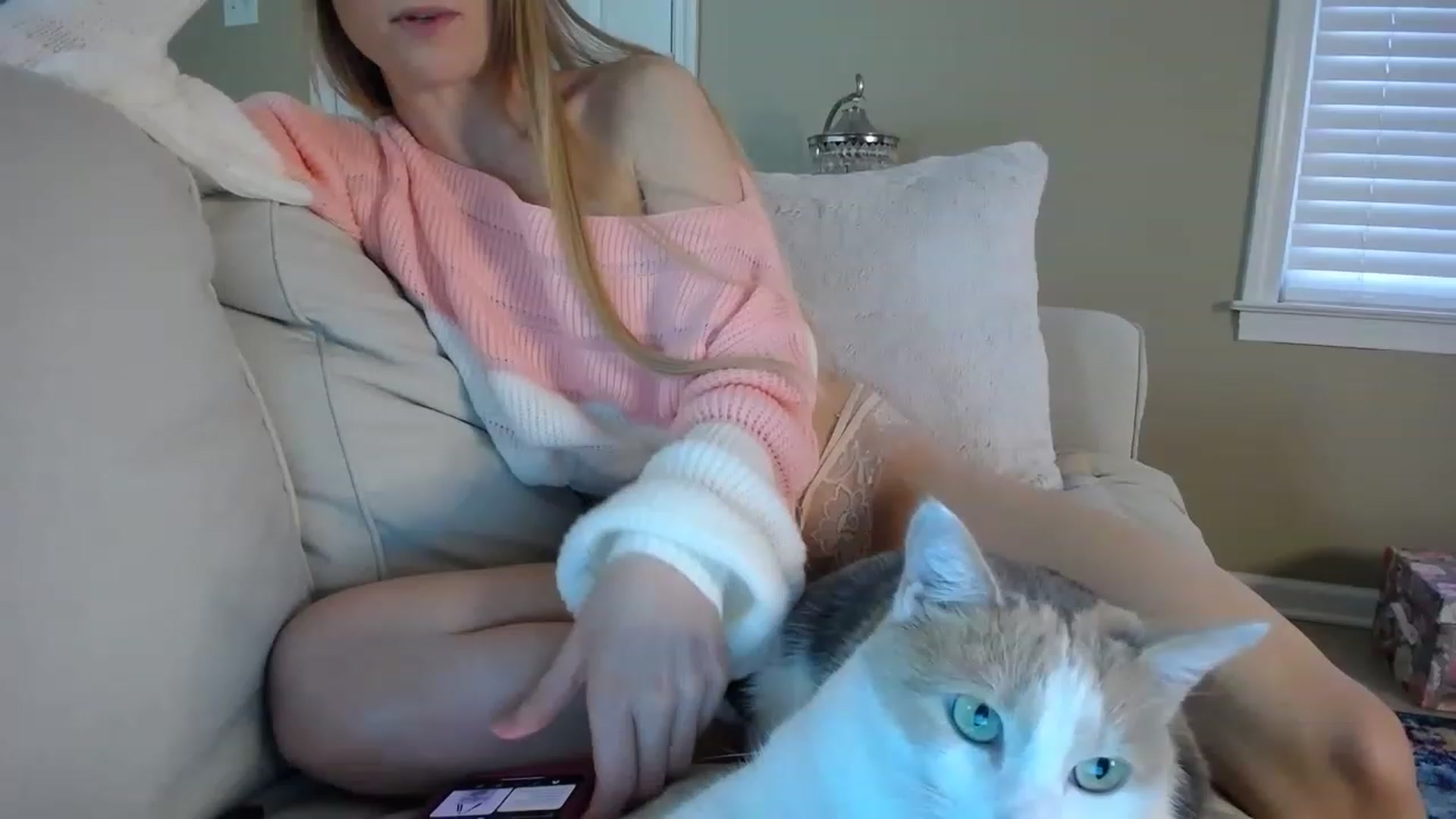 Gallery image thumbnail from MissSadieB's myfreecams stream on, 01/25/2023, 21:33 image 18 of 20