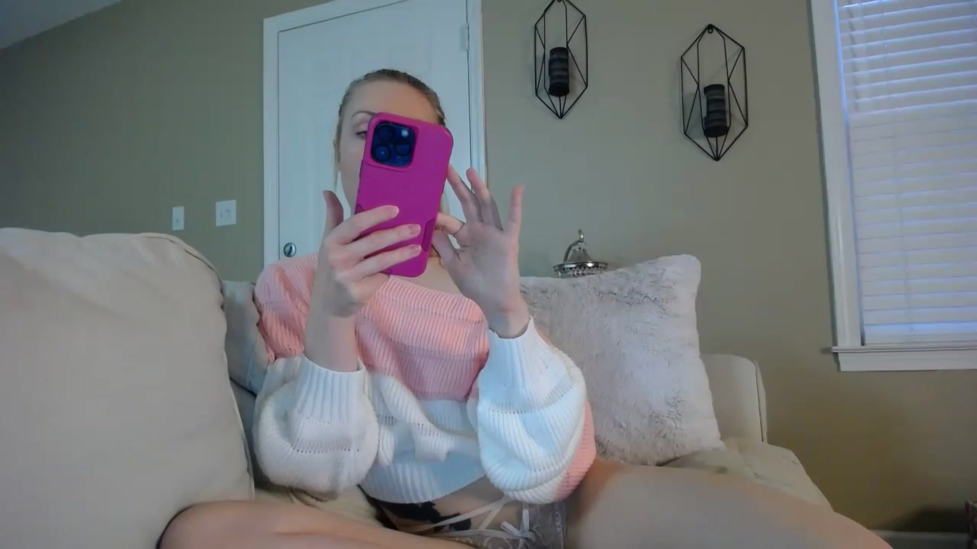 Gallery image thumbnail from MissSadieB's myfreecams stream on, 01/25/2023, 22:42 image 5 of 20