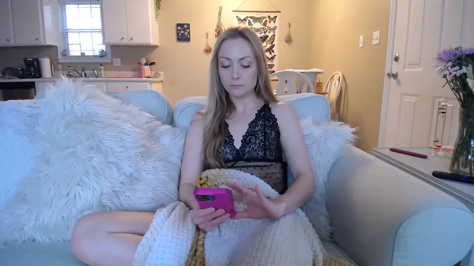 Gallery image thumbnail from MissSadieB's myfreecams stream on, 03/22/2023, 20:46 image 1 of 20