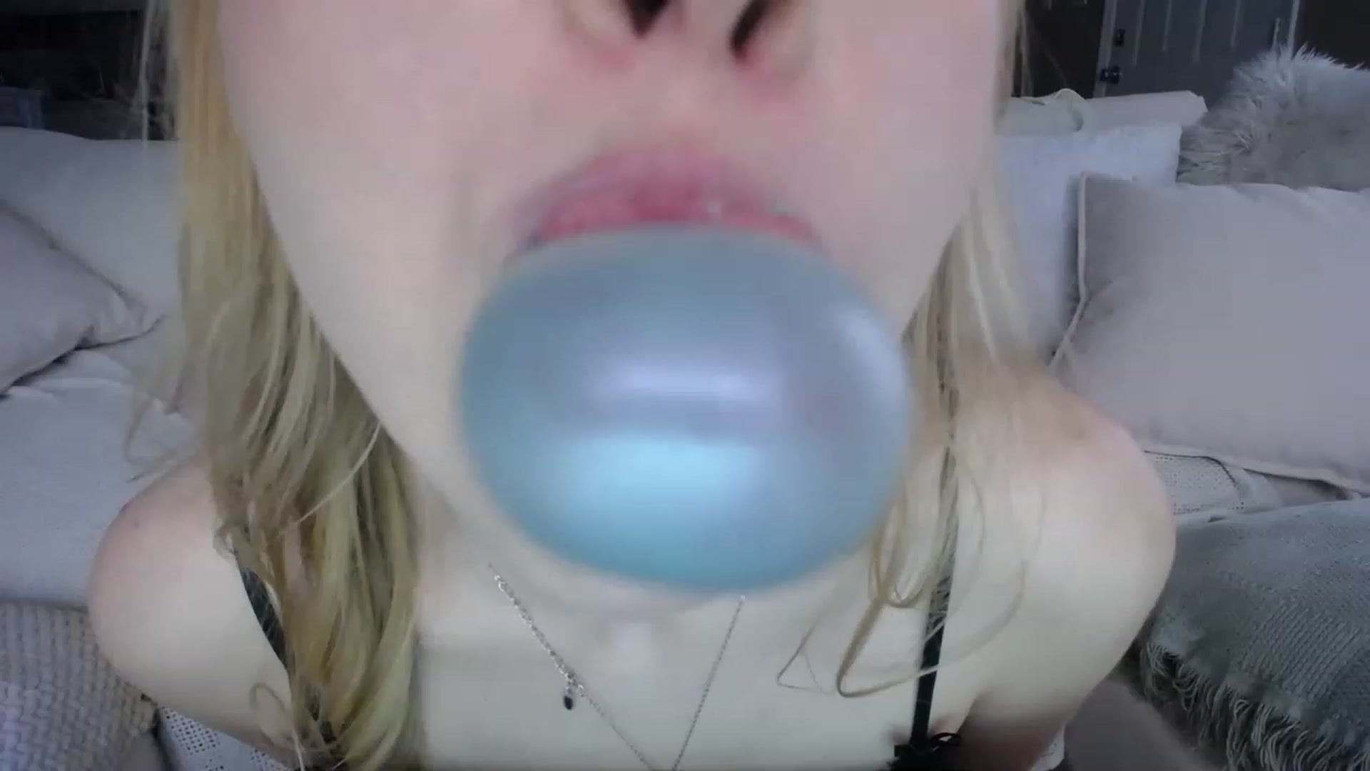 Gallery image thumbnail from MissSadieB's myfreecams stream on, 05/12/2023, 21:32 image 17 of 20