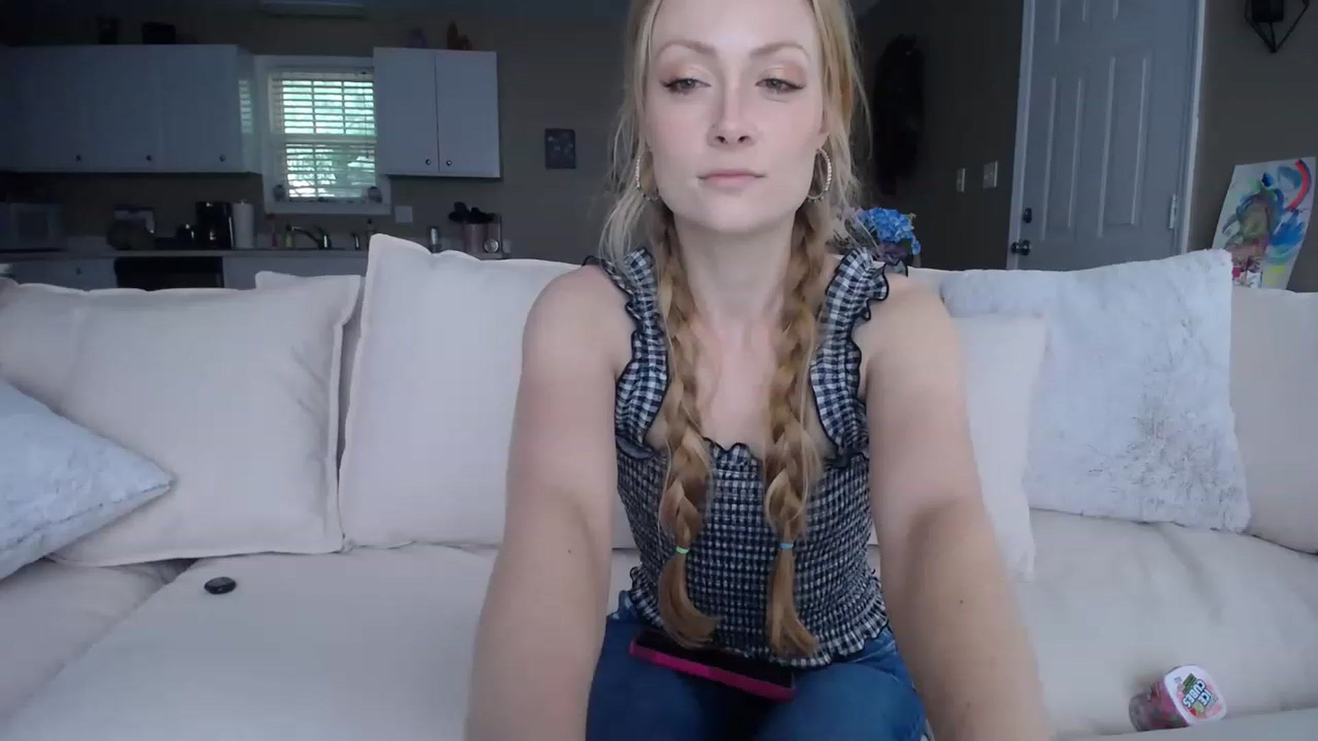 Gallery image thumbnail from MissSadieB's myfreecams stream on, 05/15/2023, 18:20 image 2 of 20