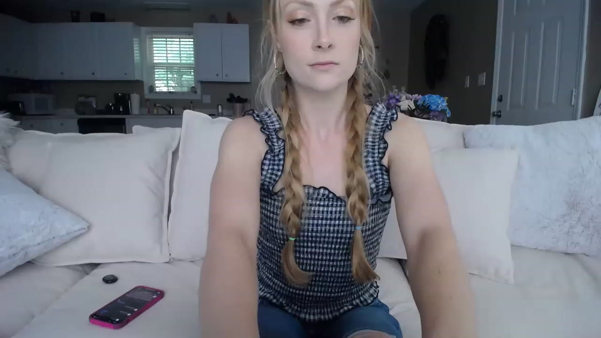 Gallery image thumbnail from MissSadieB's myfreecams stream on, 05/15/2023, 18:20 image 11 of 20