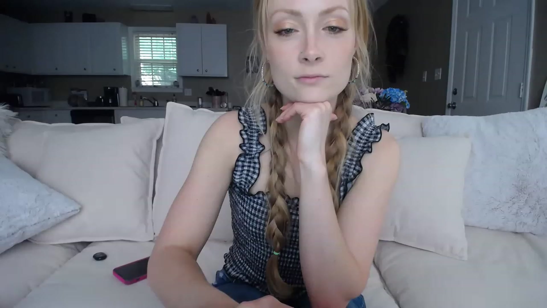 Gallery image thumbnail from MissSadieB's myfreecams stream on, 05/15/2023, 18:20 image 16 of 20